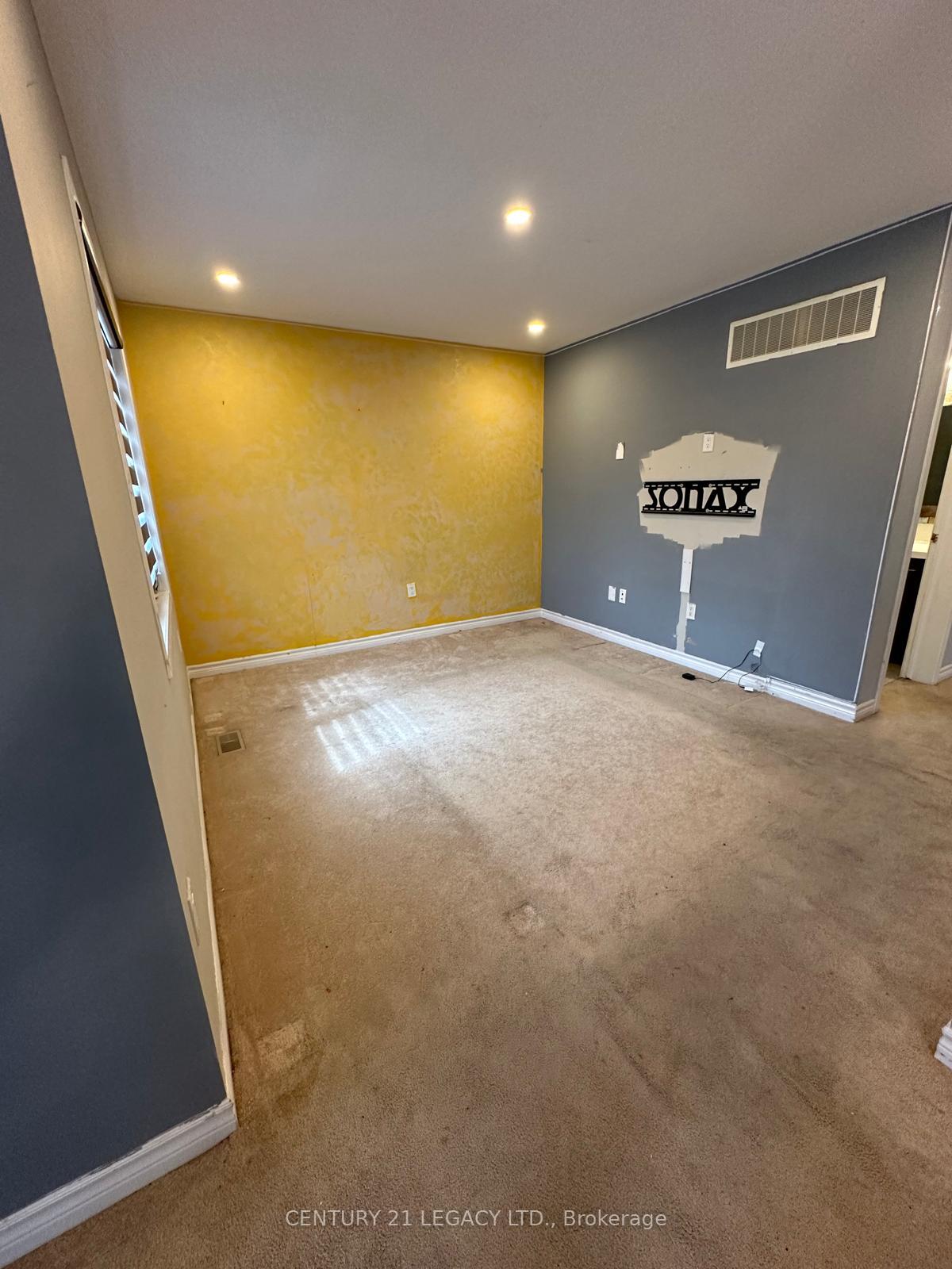 Photo 12 of 206 Amand Drive, Kitchener — HOMEH