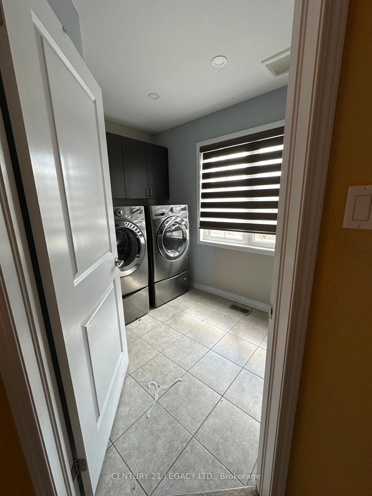 Photo 13 of 206 Amand Drive, Kitchener — HOMEH