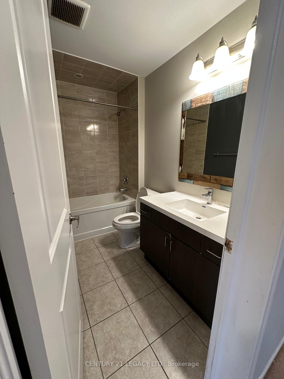Photo 14 of 206 Amand Drive, Kitchener — HOMEH