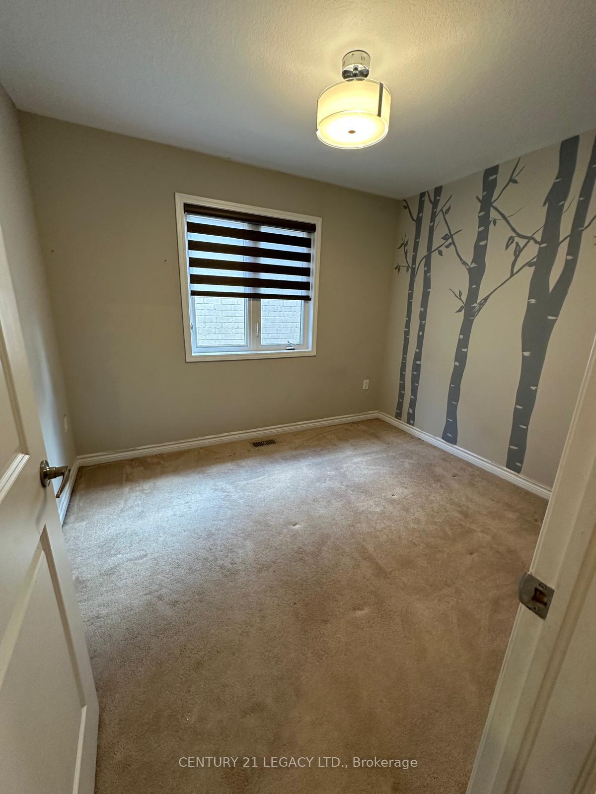 Photo 15 of 206 Amand Drive, Kitchener — HOMEH