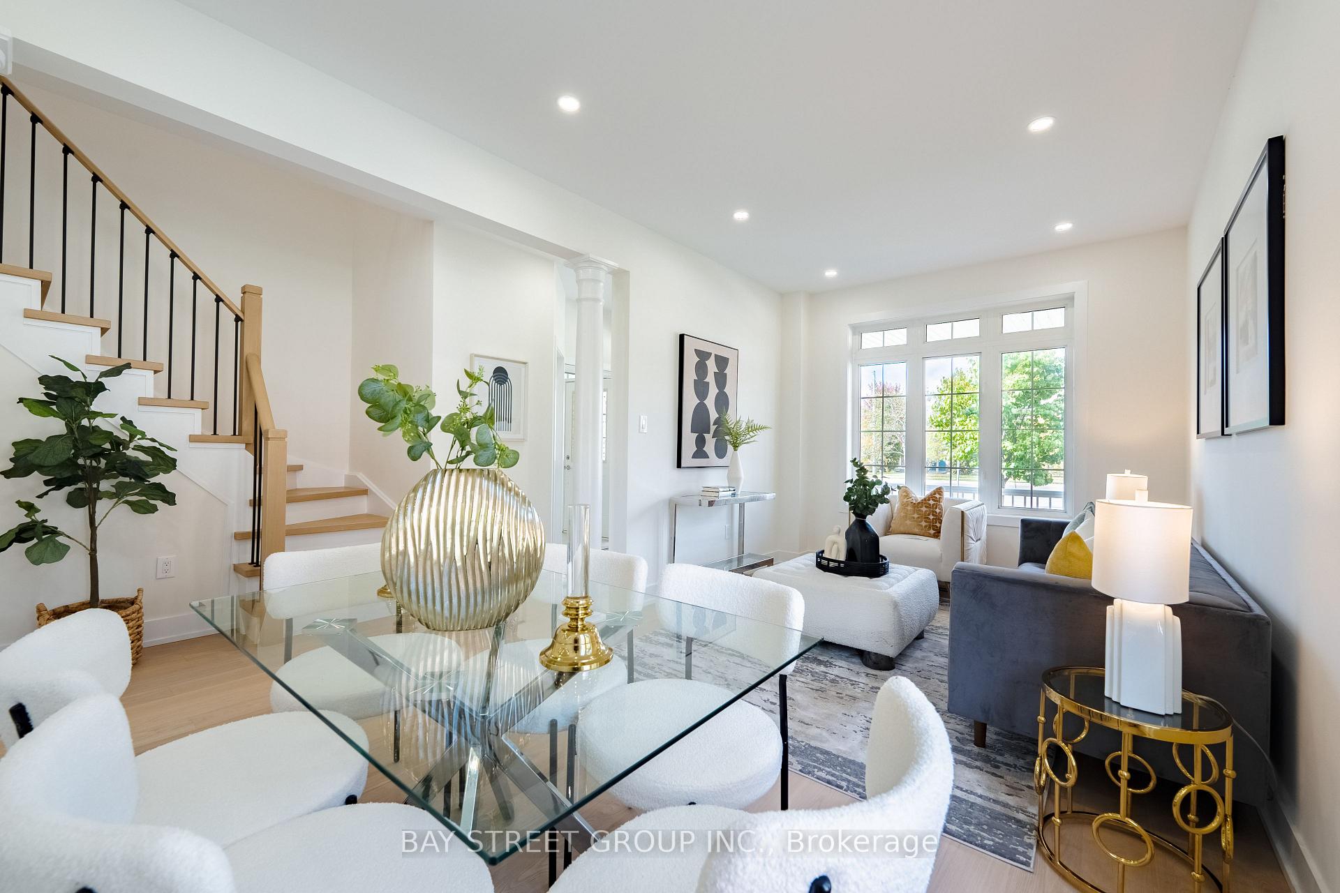 Photo 5 of 38 Pike Lane, Markham, Cornell — HOMEH