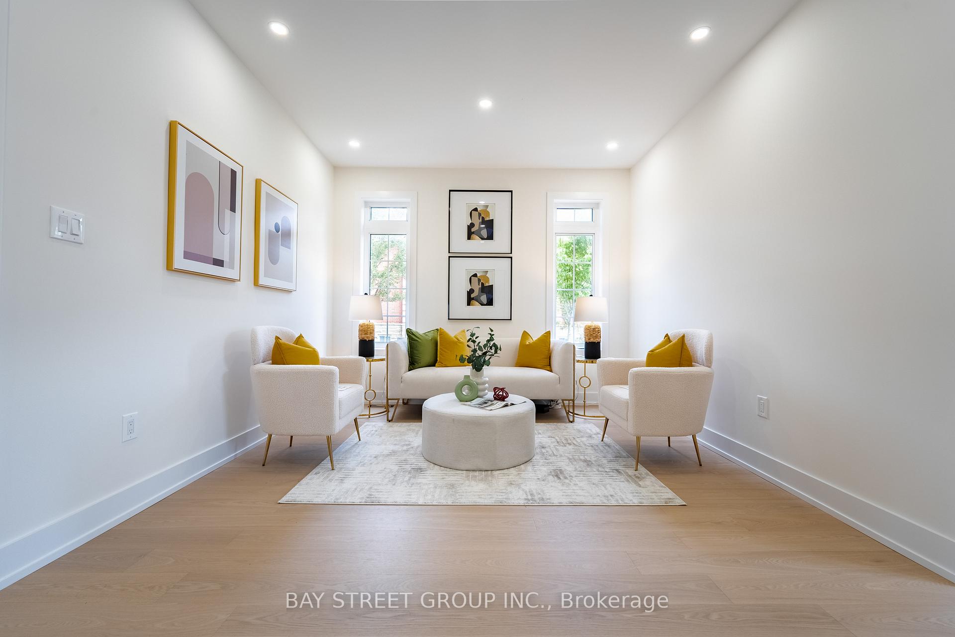 Photo 11 of 38 Pike Lane, Markham, Cornell — HOMEH