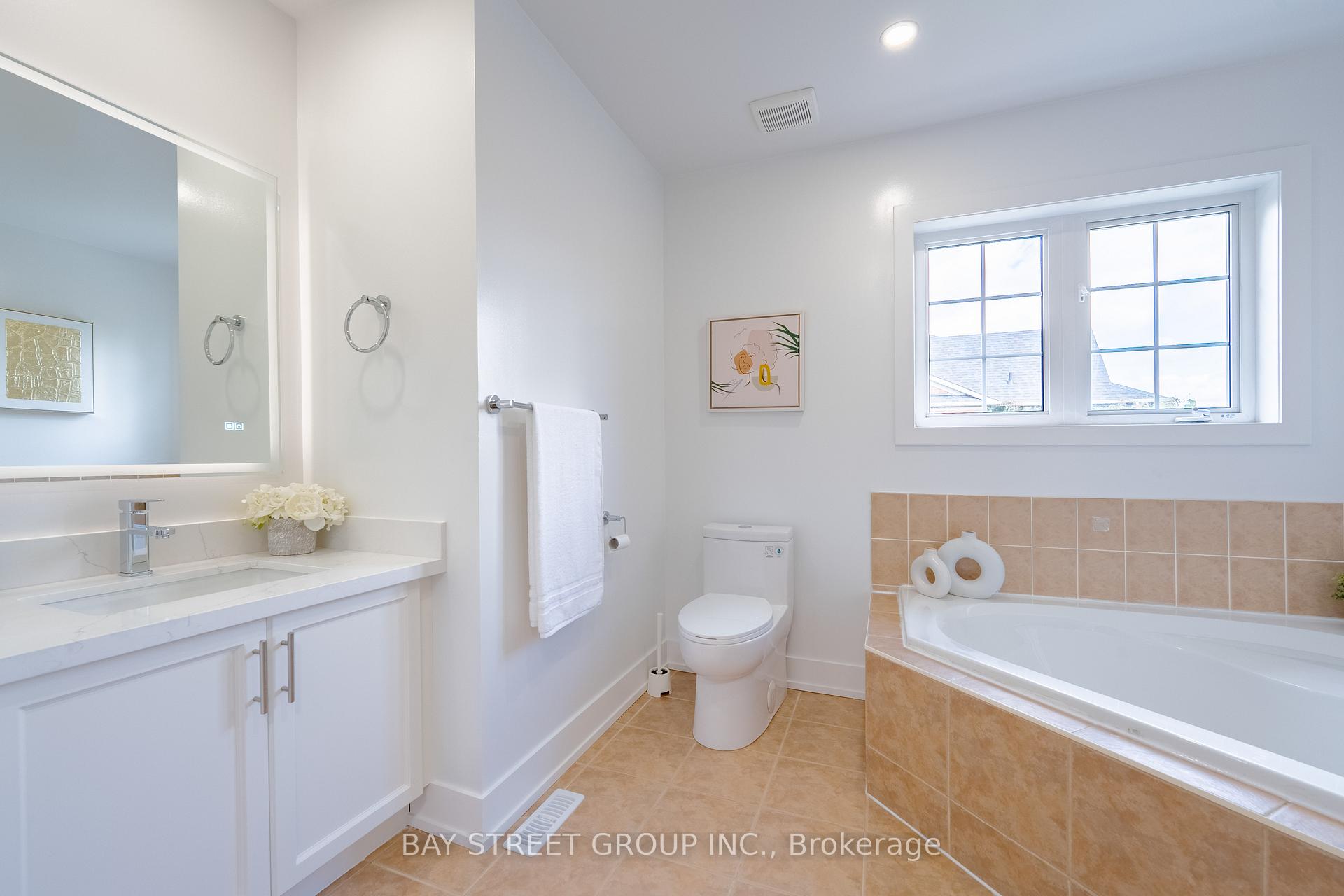 Photo 23 of 38 Pike Lane, Markham, Cornell — HOMEH
