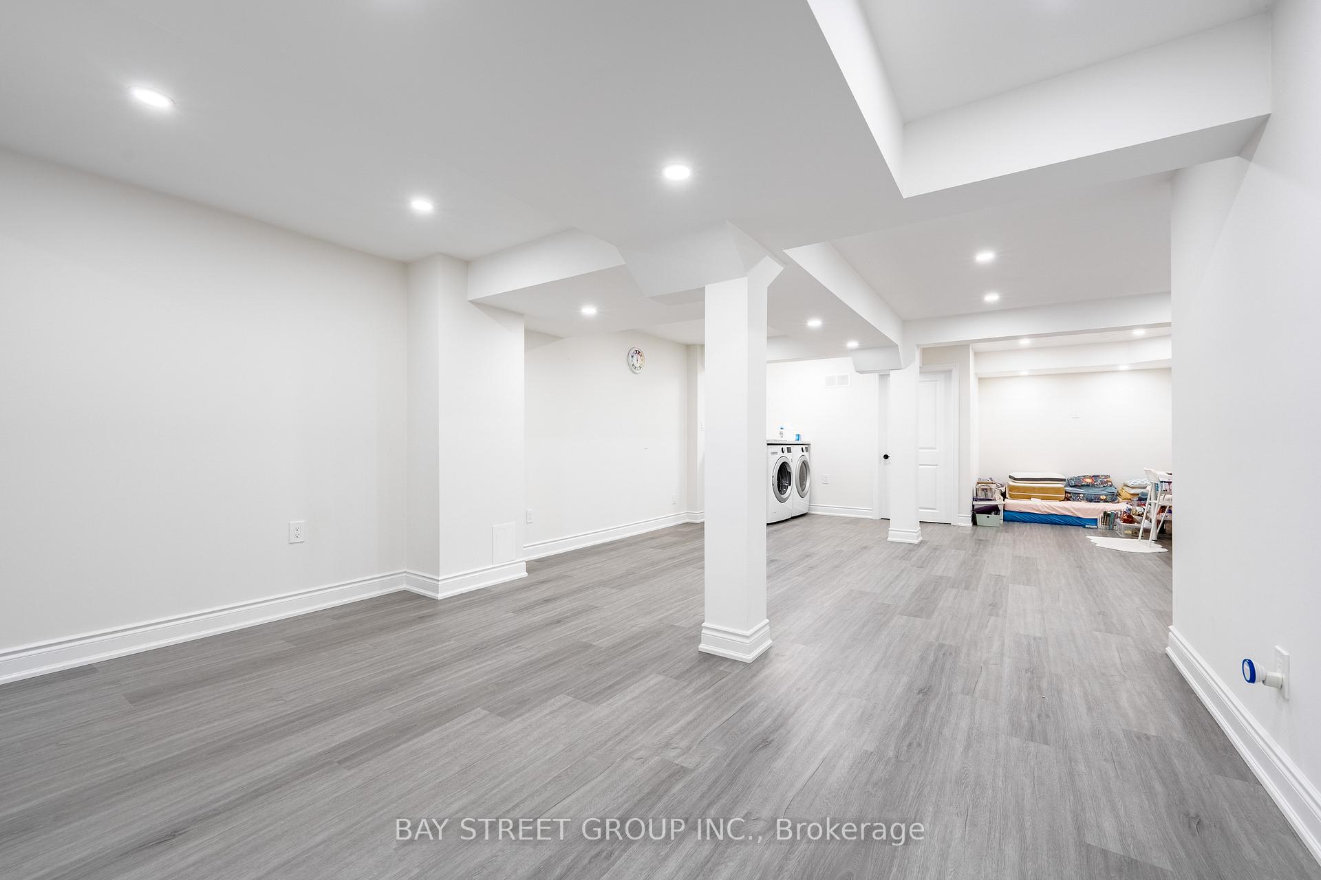 Photo 31 of 38 Pike Lane, Markham, Cornell — HOMEH