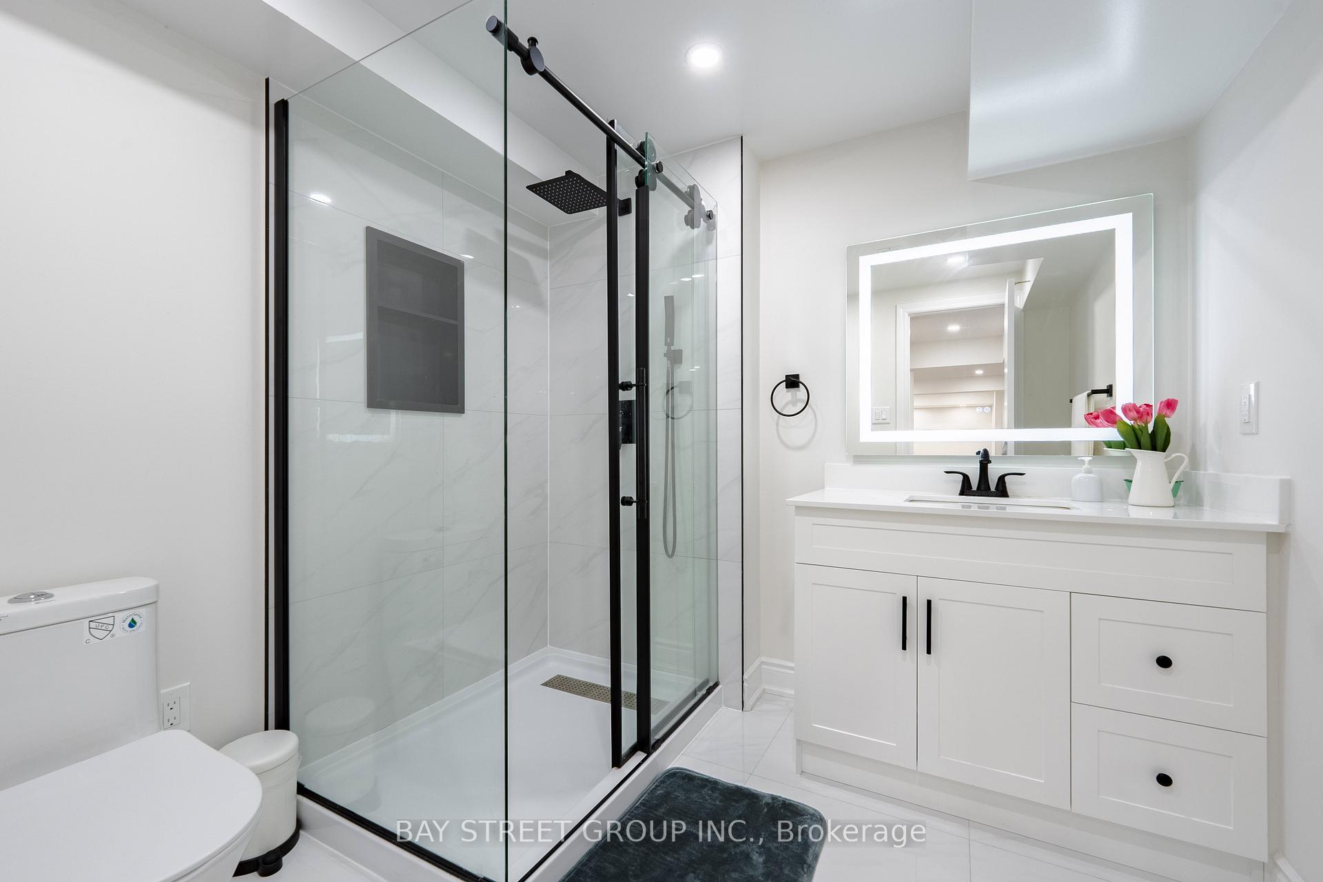 Photo 32 of 38 Pike Lane, Markham, Cornell — HOMEH