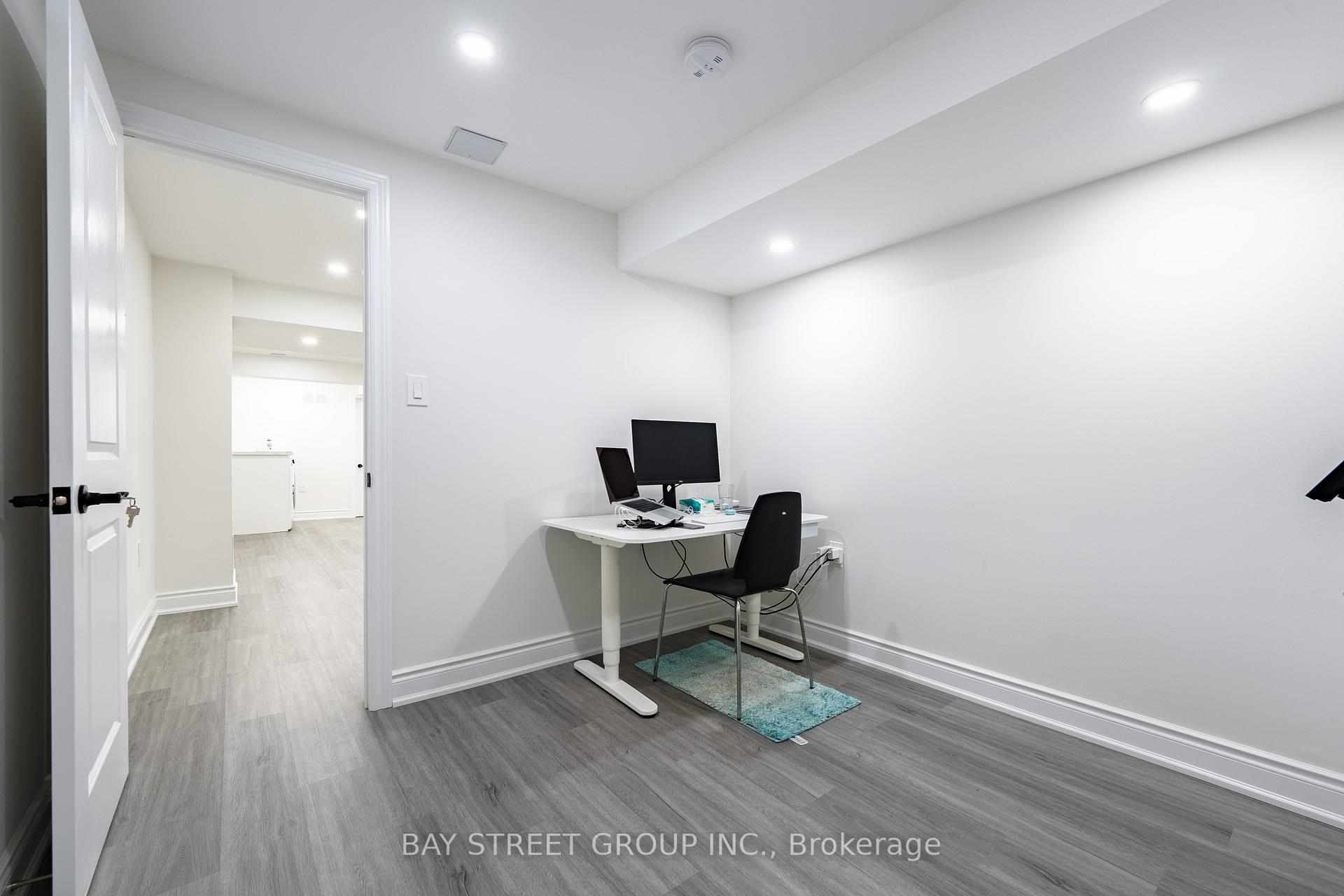 Photo 33 of 38 Pike Lane, Markham, Cornell — HOMEH