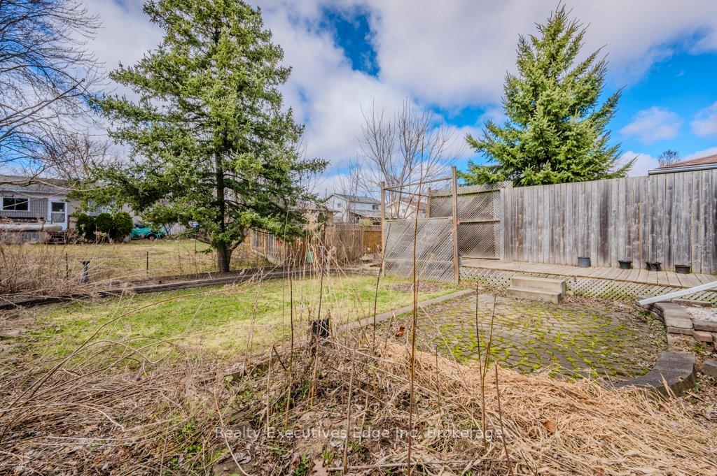 Photo 20 of 46 Appalachian Crescent, Kitchener — HOMEH