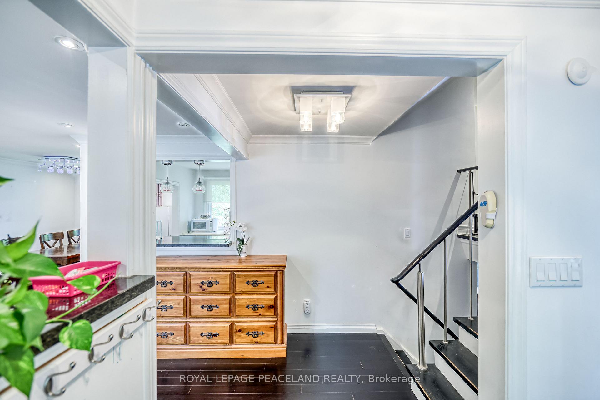 Photo 6 of 17 Willowgate Drive, Markham, Bullock — HOMEH