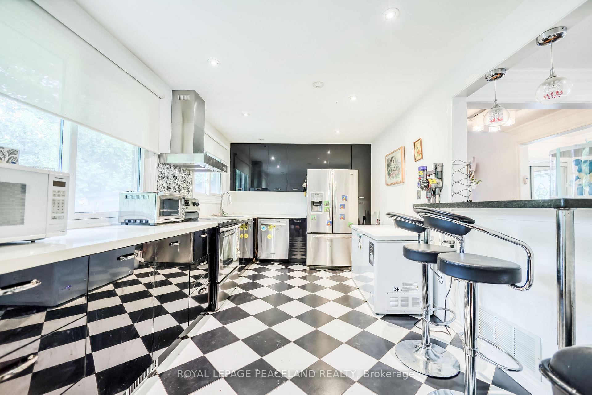 Photo 9 of 17 Willowgate Drive, Markham, Bullock — HOMEH