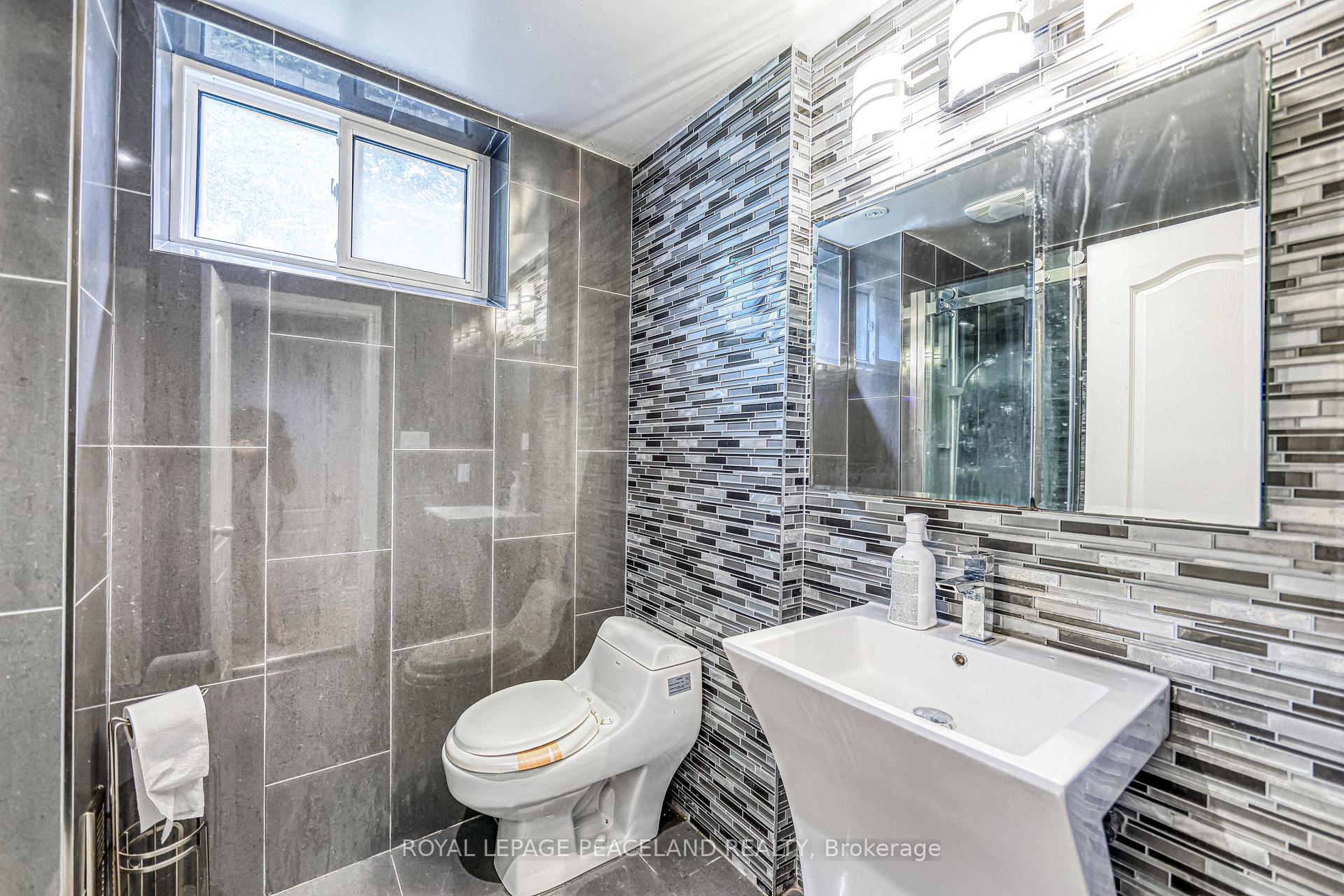 Photo 18 of 17 Willowgate Drive, Markham, Bullock — HOMEH