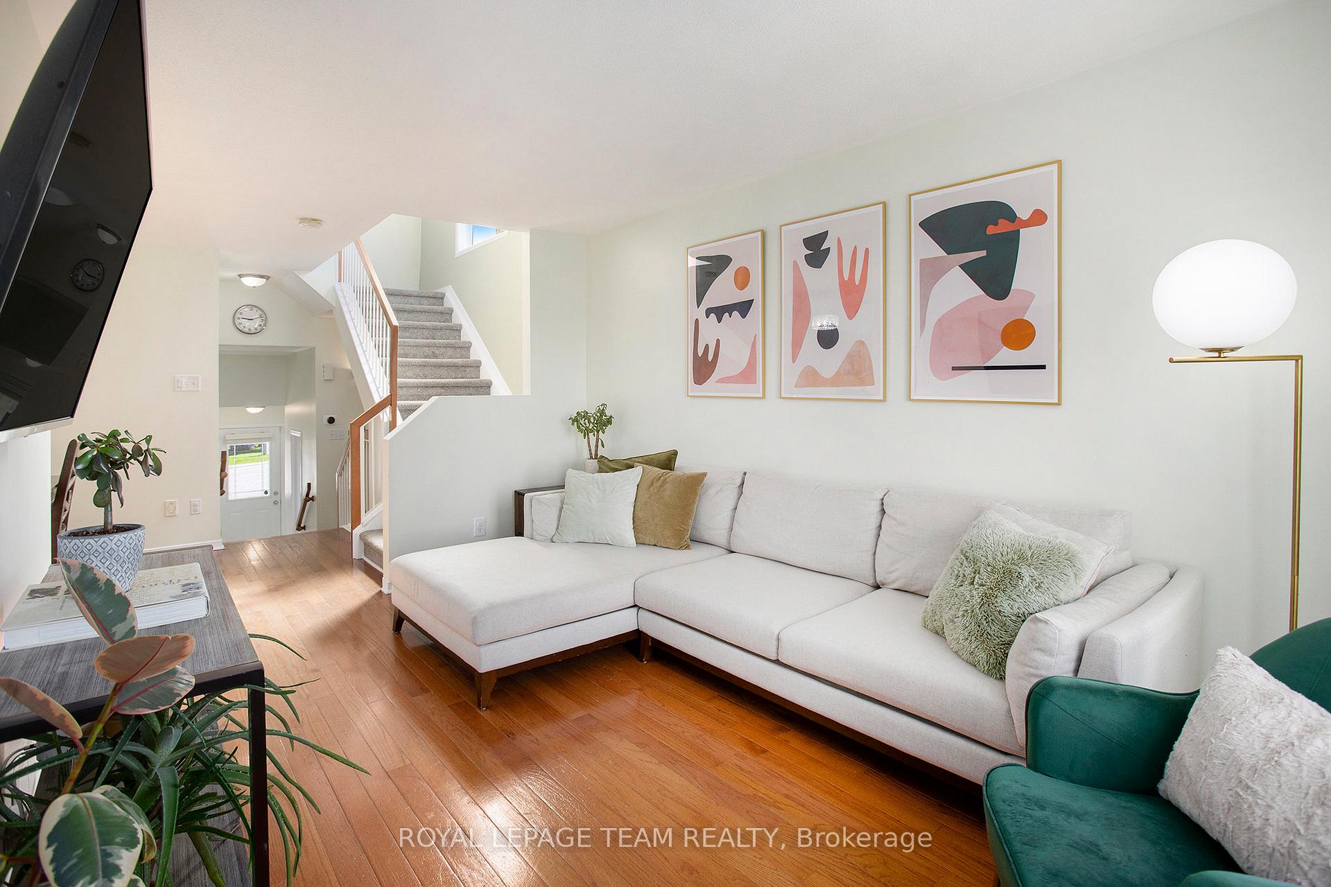 Photo 3 of 130 Freeport Drive, Ottawa, Kanata - Emerald Meadows/Trailwest — HOMEH