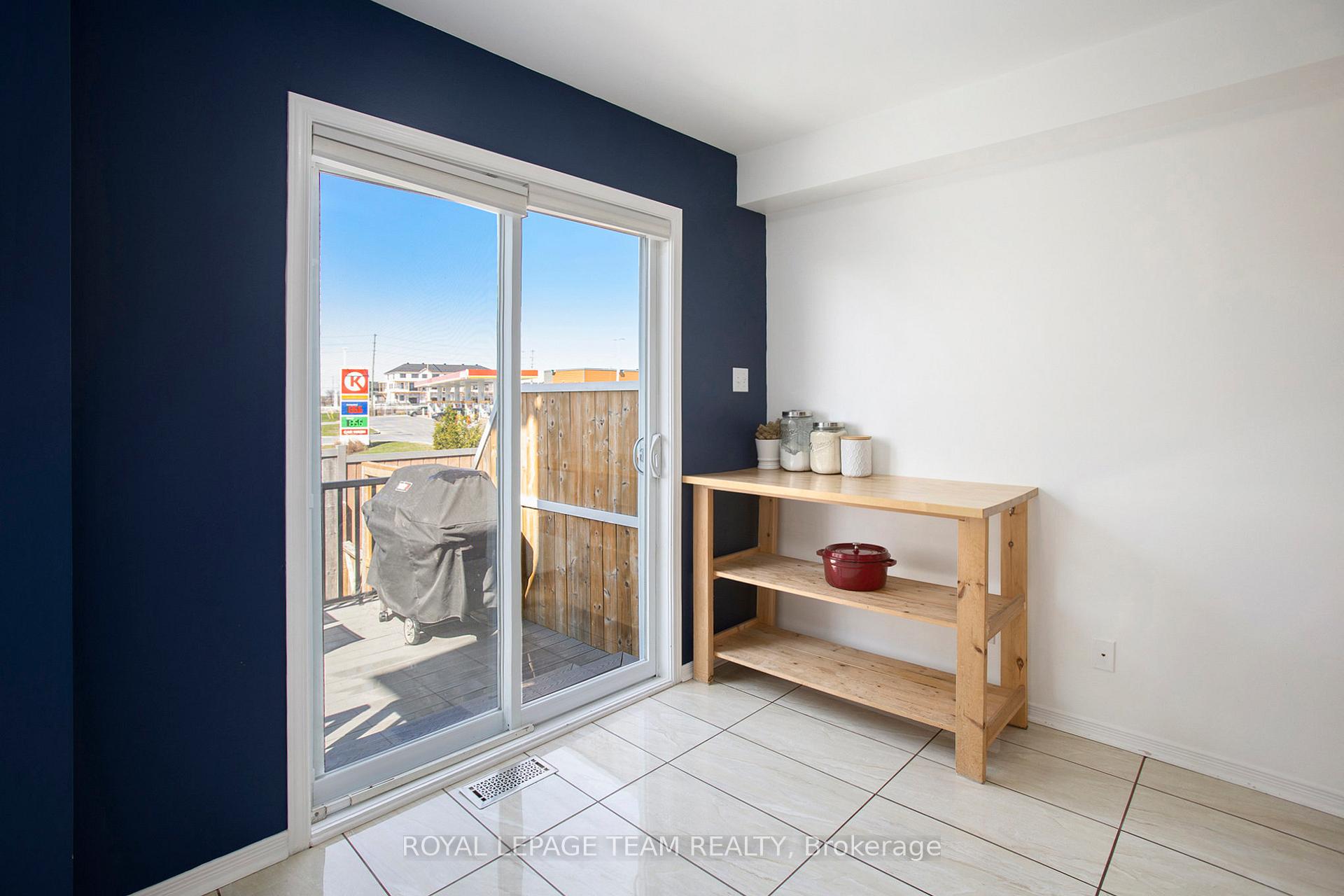 Photo 8 of 130 Freeport Drive, Ottawa, Kanata - Emerald Meadows/Trailwest — HOMEH