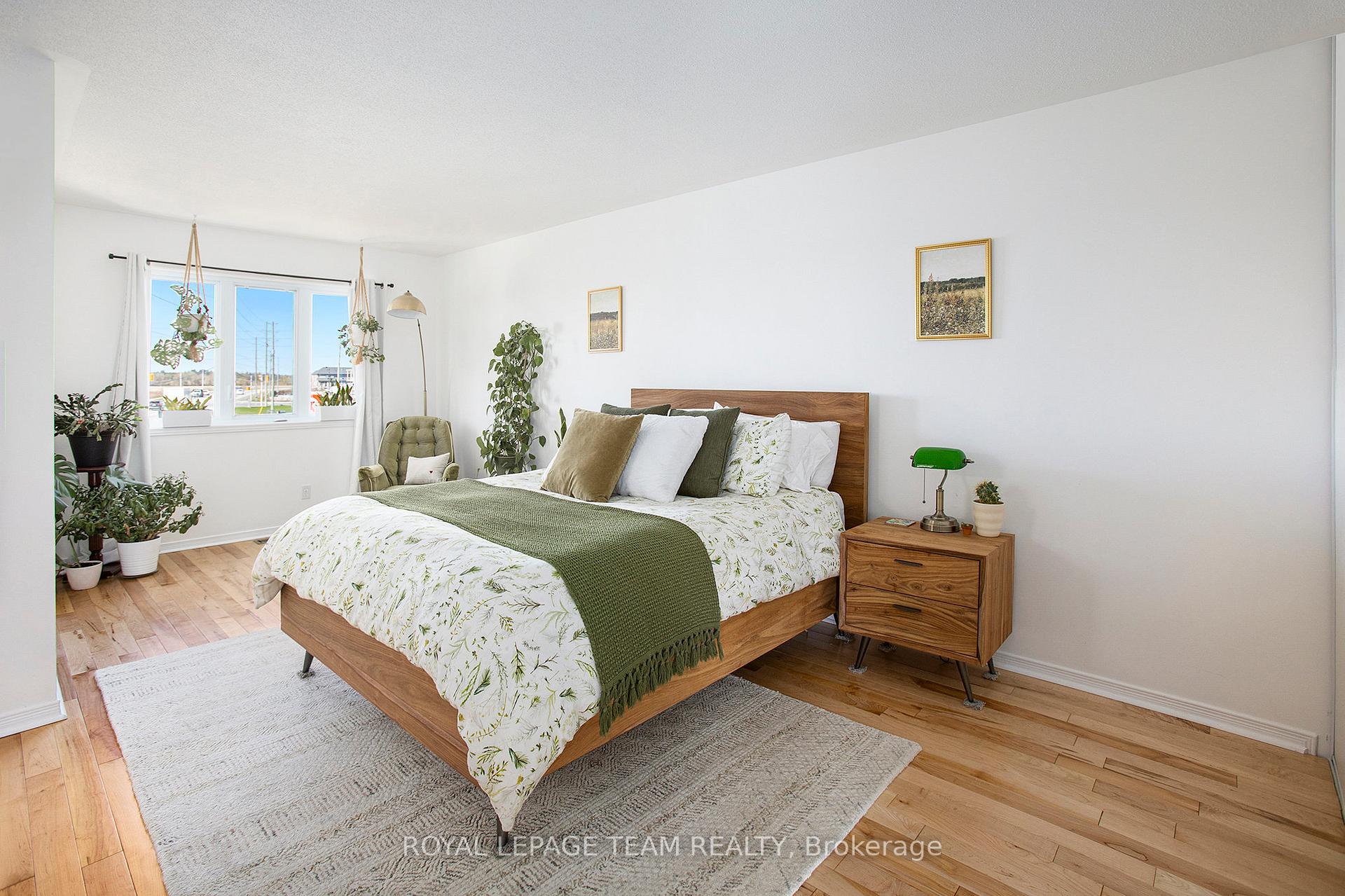 Photo 9 of 130 Freeport Drive, Ottawa, Kanata - Emerald Meadows/Trailwest — HOMEH
