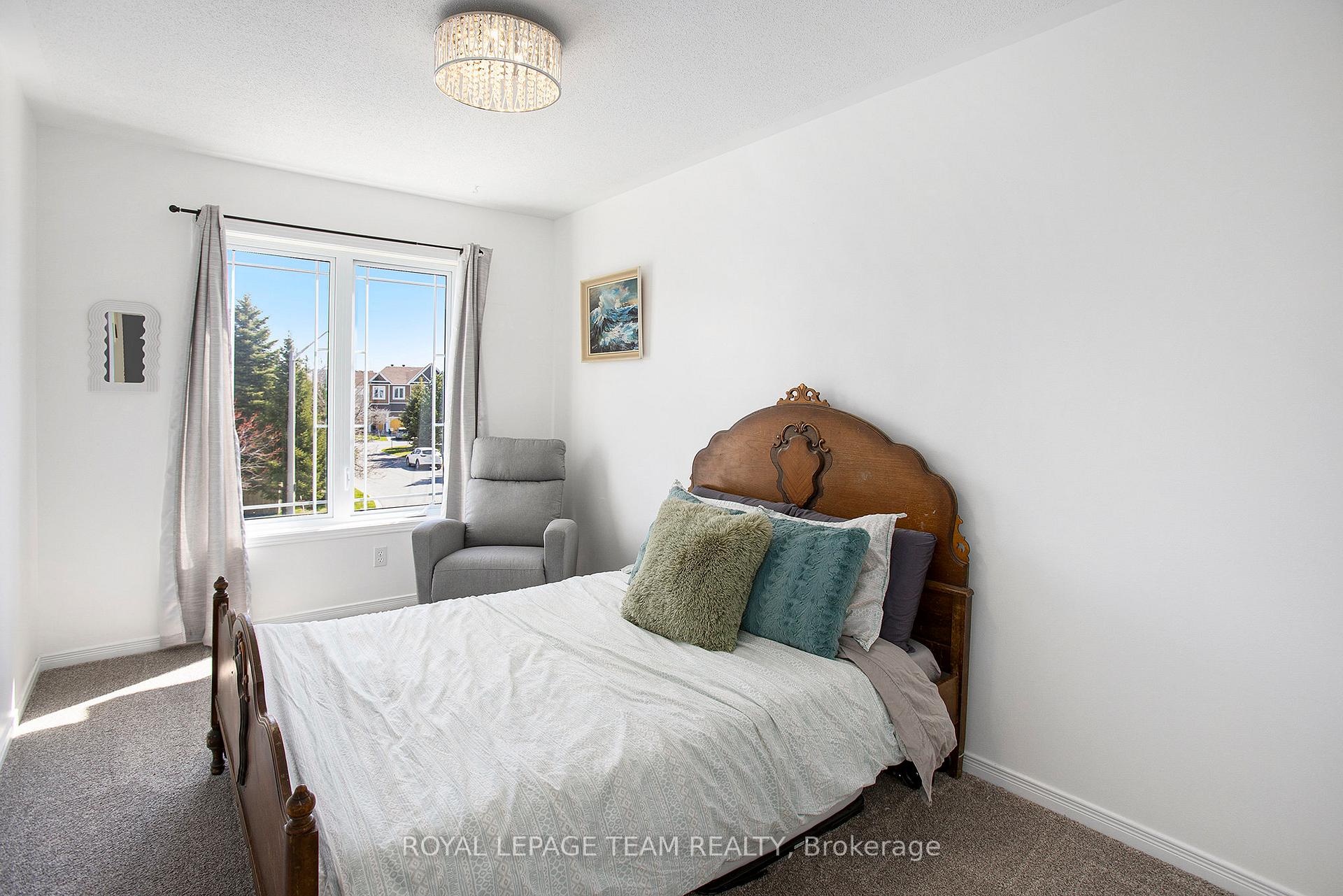 Photo 13 of 130 Freeport Drive, Ottawa, Kanata - Emerald Meadows/Trailwest — HOMEH