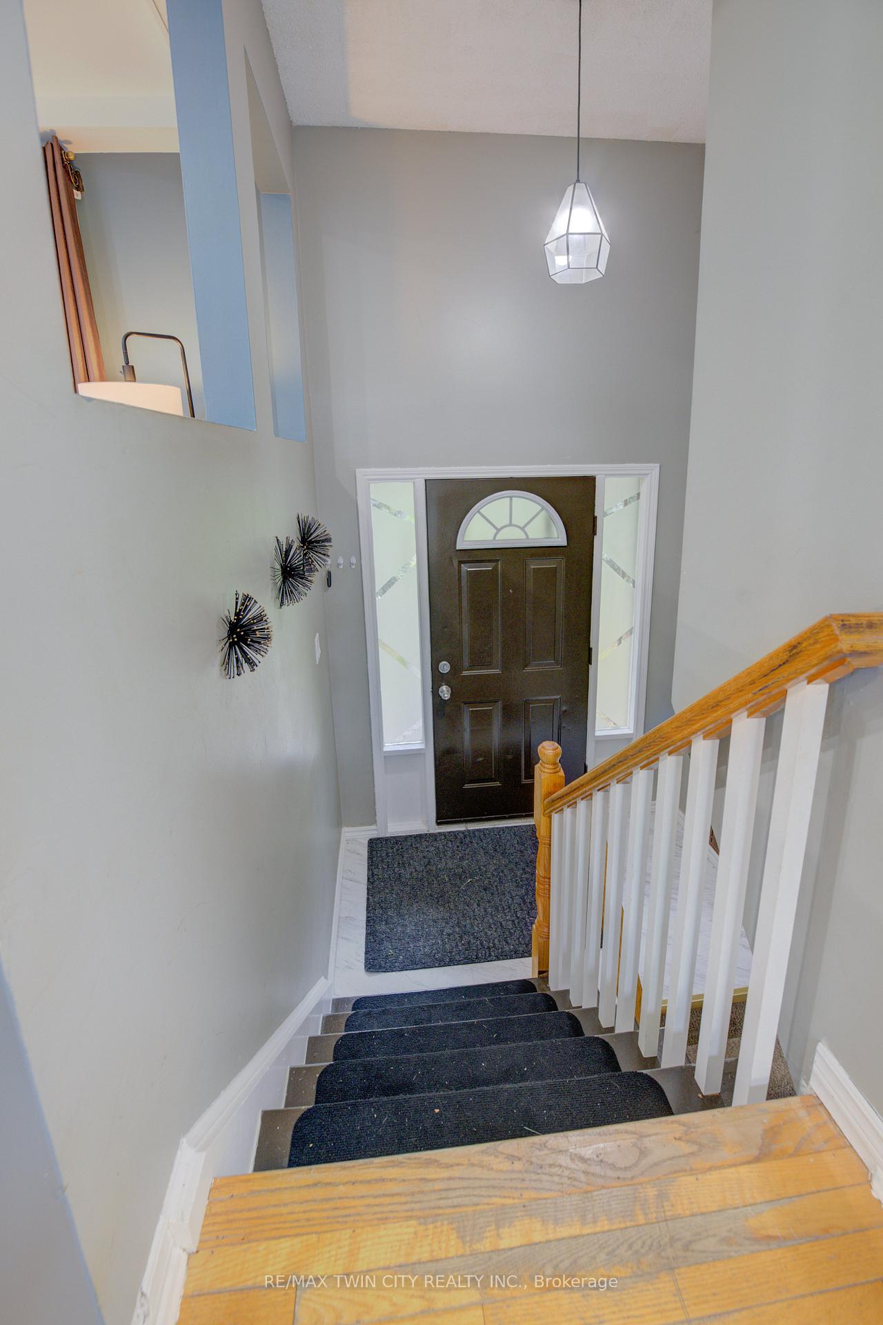 Photo 4 of 80 Folkstone Crescent, Kitchener — HOMEH