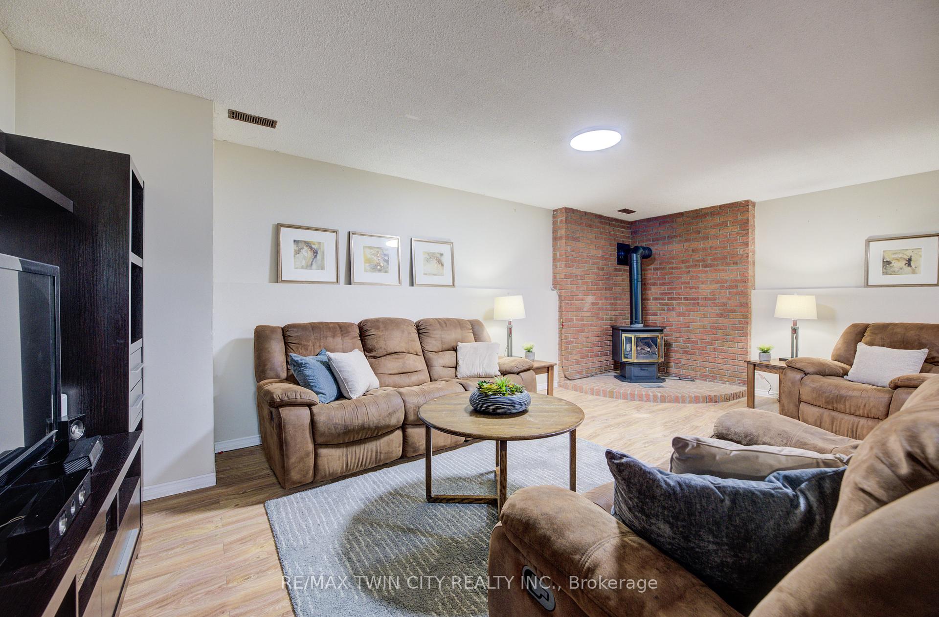 Photo 29 of 80 Folkstone Crescent, Kitchener — HOMEH