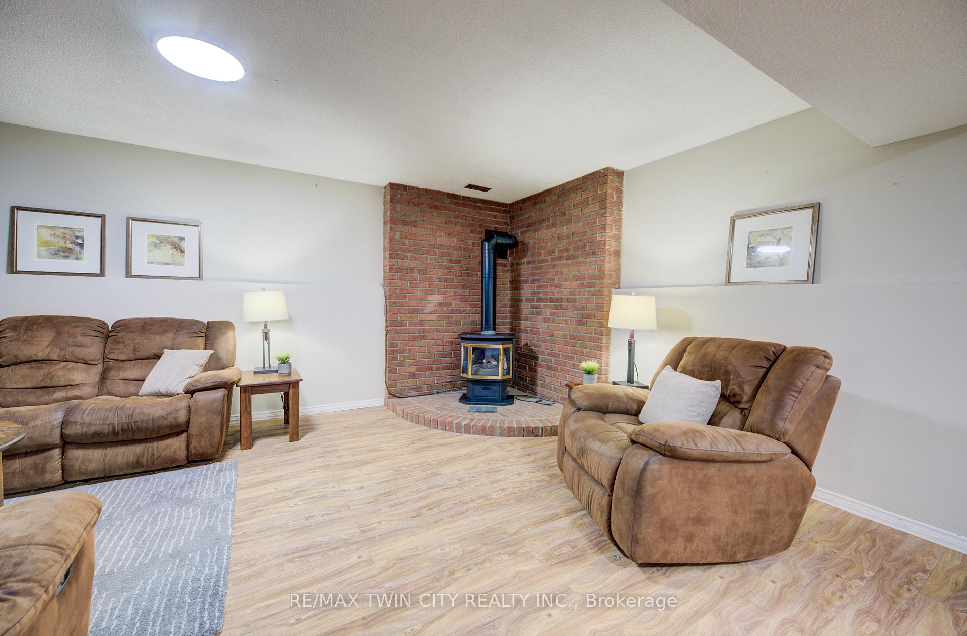 Photo 32 of 80 Folkstone Crescent, Kitchener — HOMEH