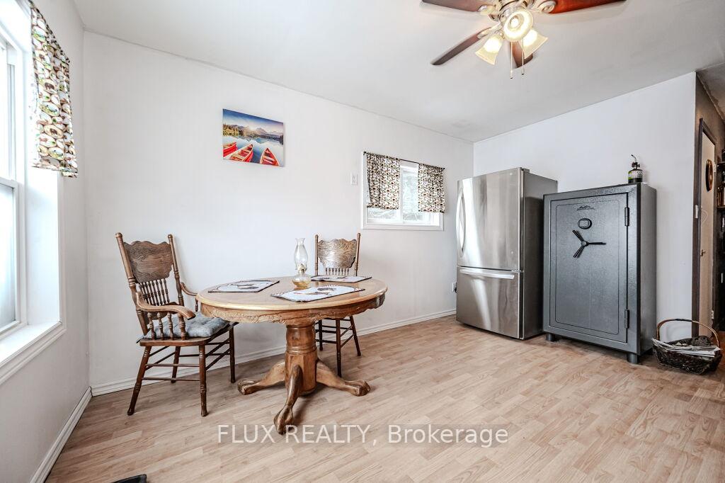 Photo 9 of 9898 Baseline Road, Minto — HOMEH