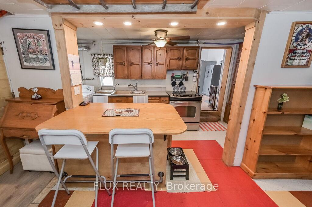 Photo 15 of 9898 Baseline Road, Minto — HOMEH
