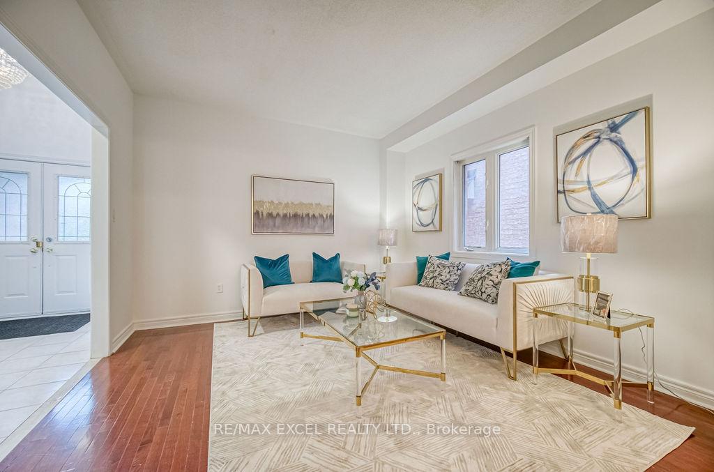 Photo 3 of 316 Williamson Road, Markham, Greensborough — HOMEH