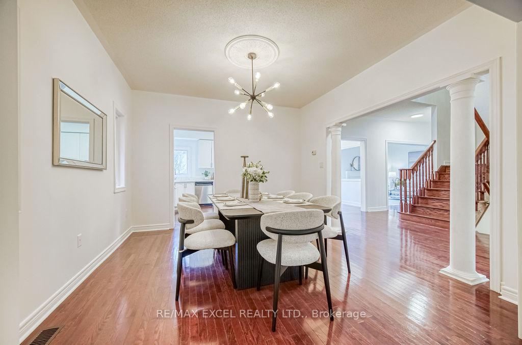 Photo 4 of 316 Williamson Road, Markham, Greensborough — HOMEH