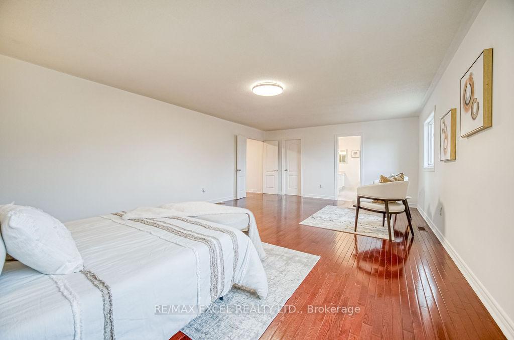 Photo 23 of 316 Williamson Road, Markham, Greensborough — HOMEH