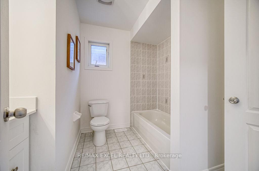 Photo 33 of 316 Williamson Road, Markham, Greensborough — HOMEH