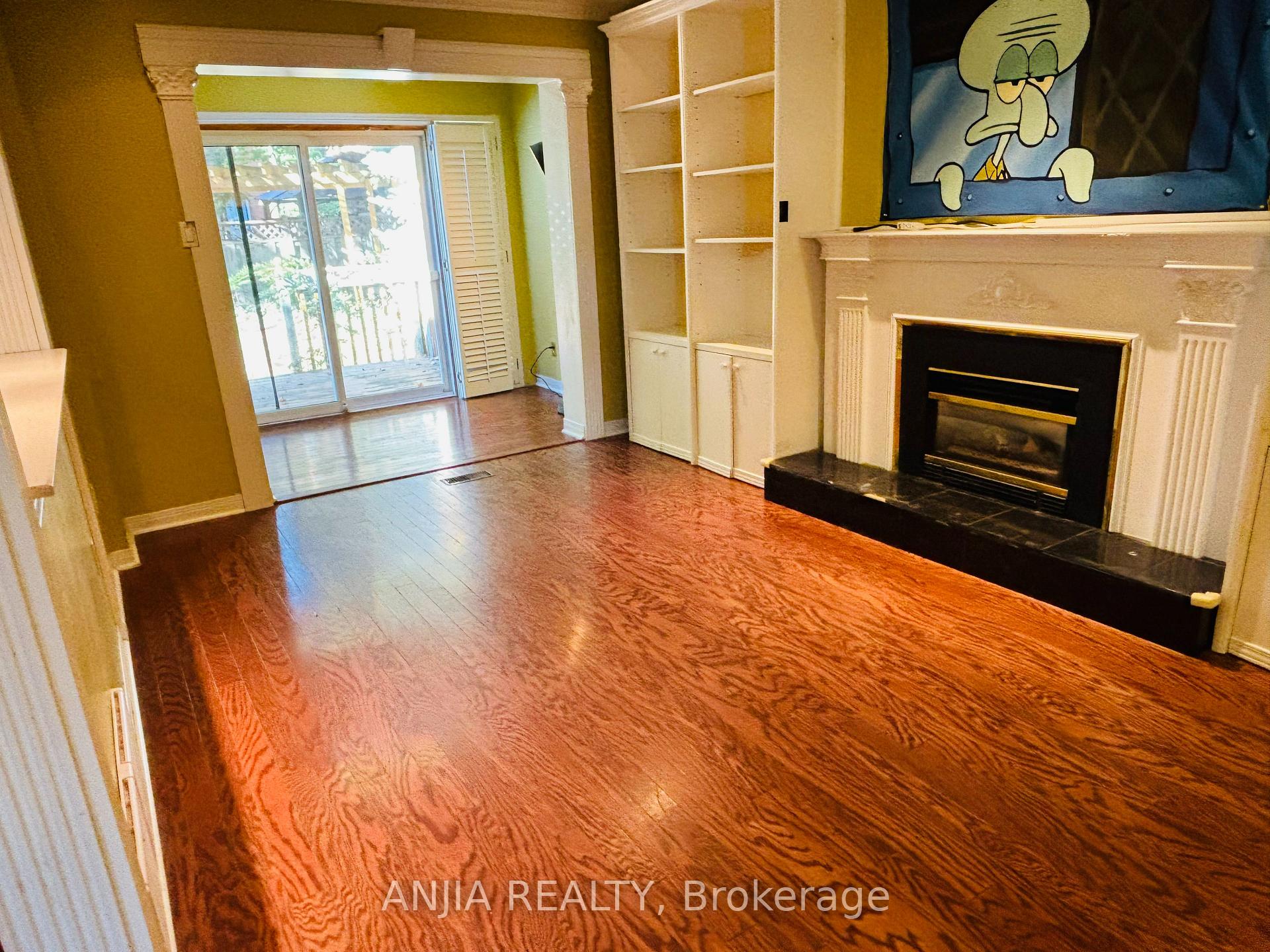 Photo 5 of 555 Raymerville Drive, Markham, Raymerville — HOMEH