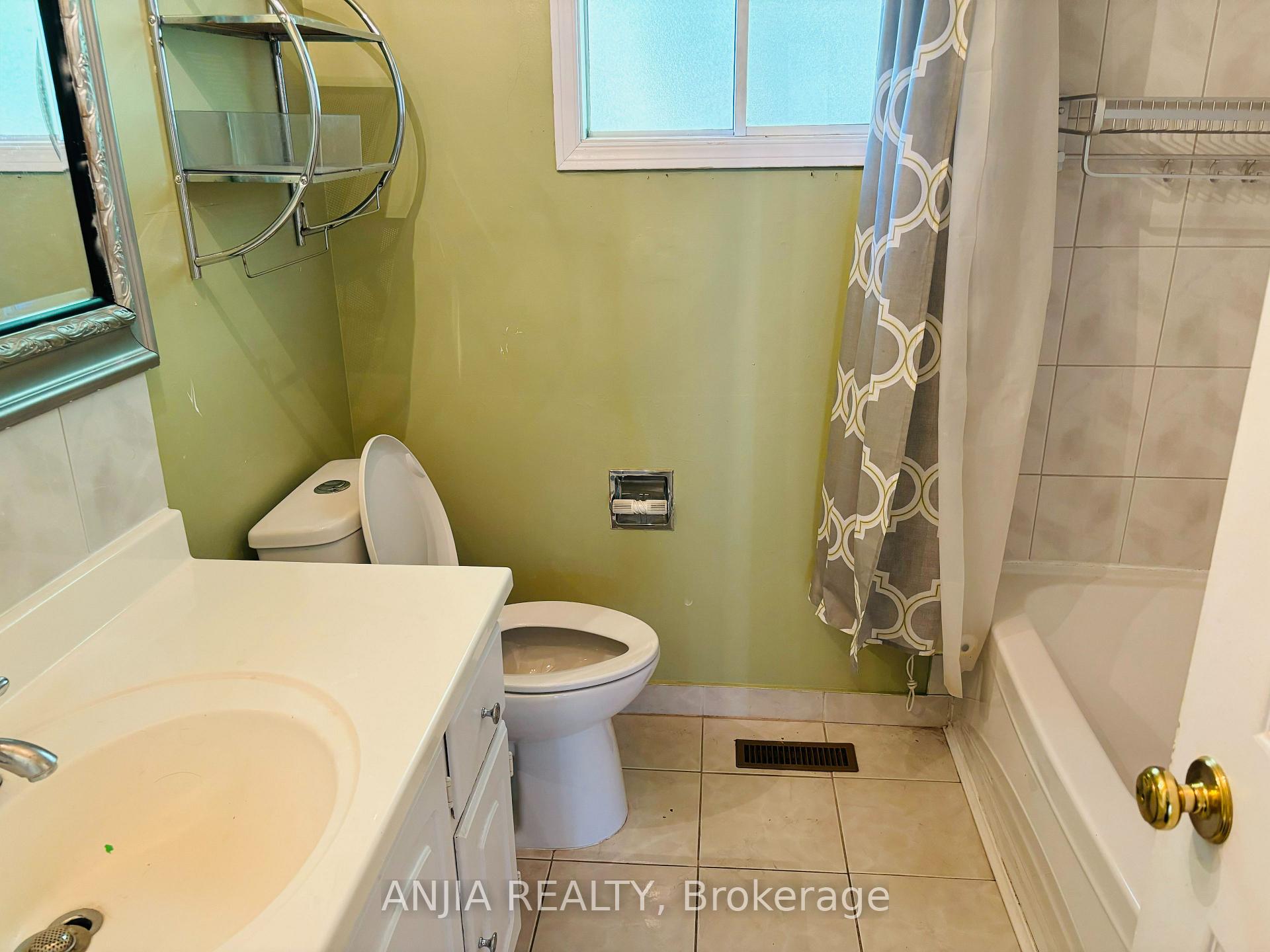 Photo 13 of 555 Raymerville Drive, Markham, Raymerville — HOMEH