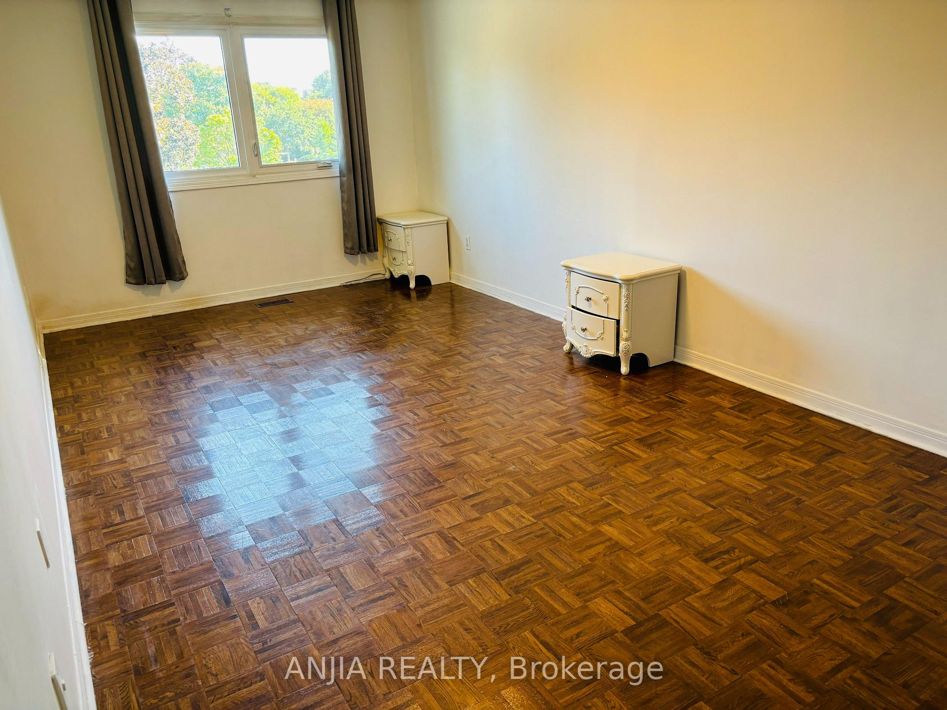 Photo 14 of 555 Raymerville Drive, Markham, Raymerville — HOMEH