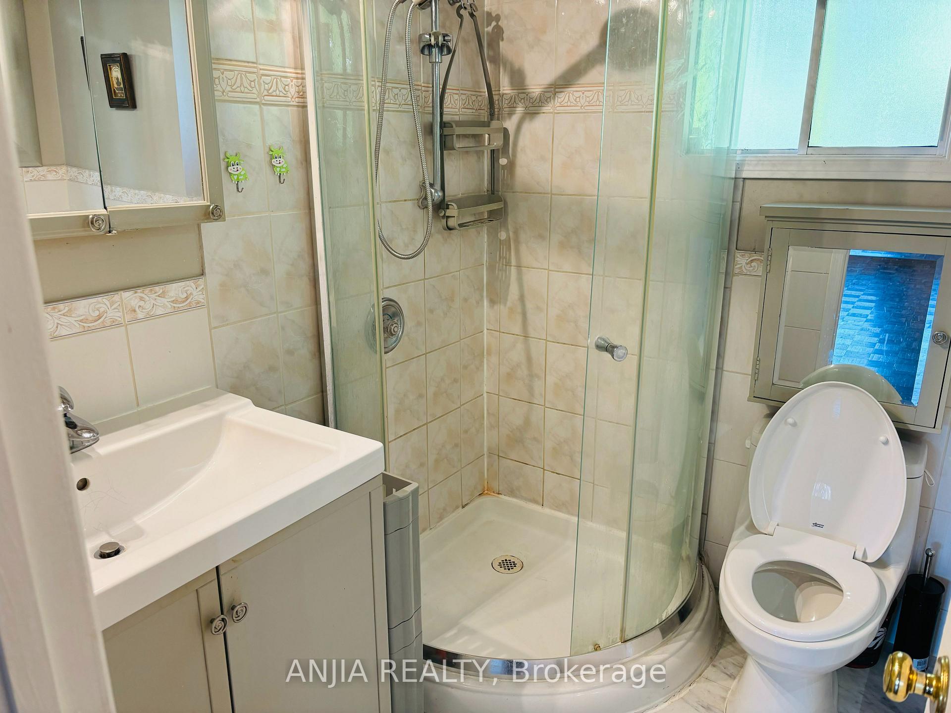 Photo 16 of 555 Raymerville Drive, Markham, Raymerville — HOMEH
