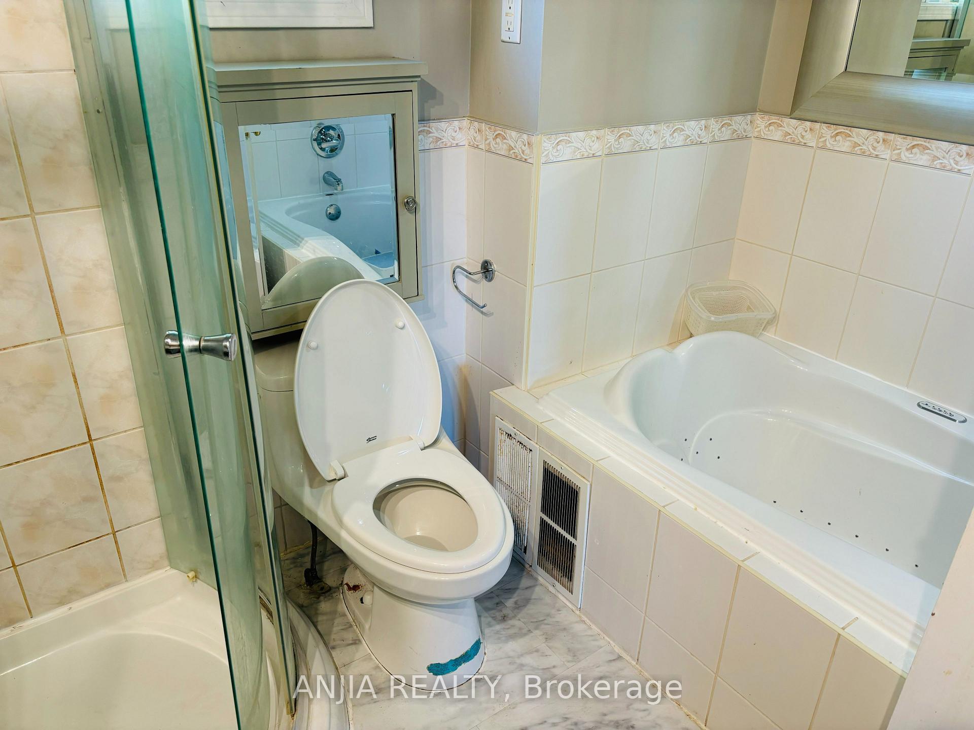 Photo 17 of 555 Raymerville Drive, Markham, Raymerville — HOMEH