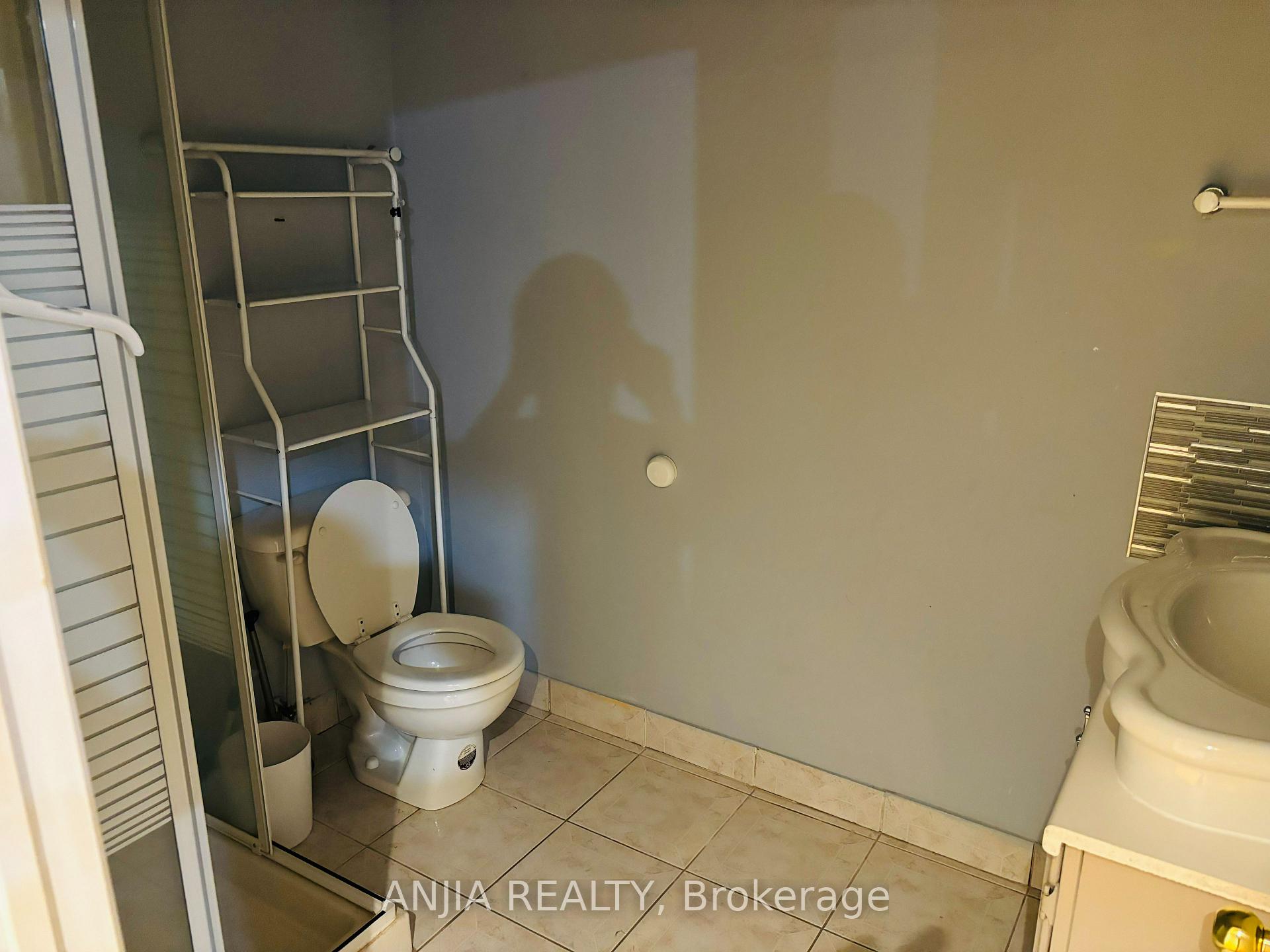 Photo 22 of 555 Raymerville Drive, Markham, Raymerville — HOMEH