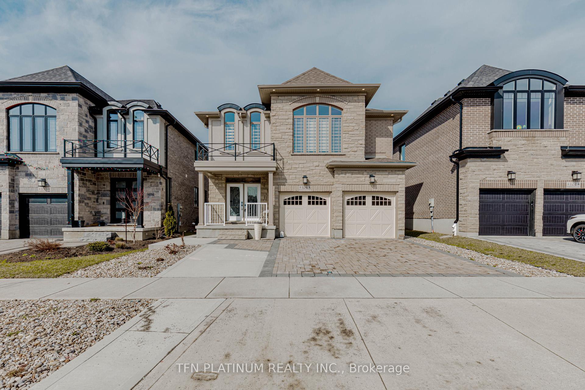 Photo 3 of 126 Pondcliffe Drive, Kitchener — HOMEH