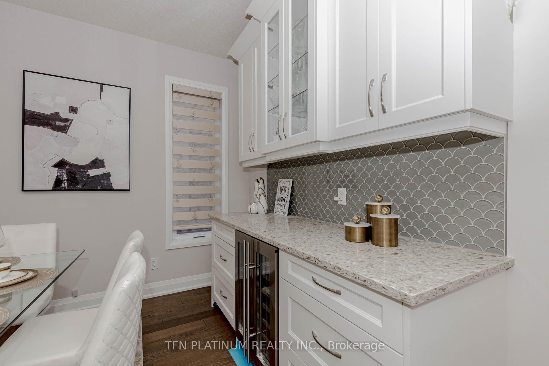 Photo 12 of 126 Pondcliffe Drive, Kitchener — HOMEH