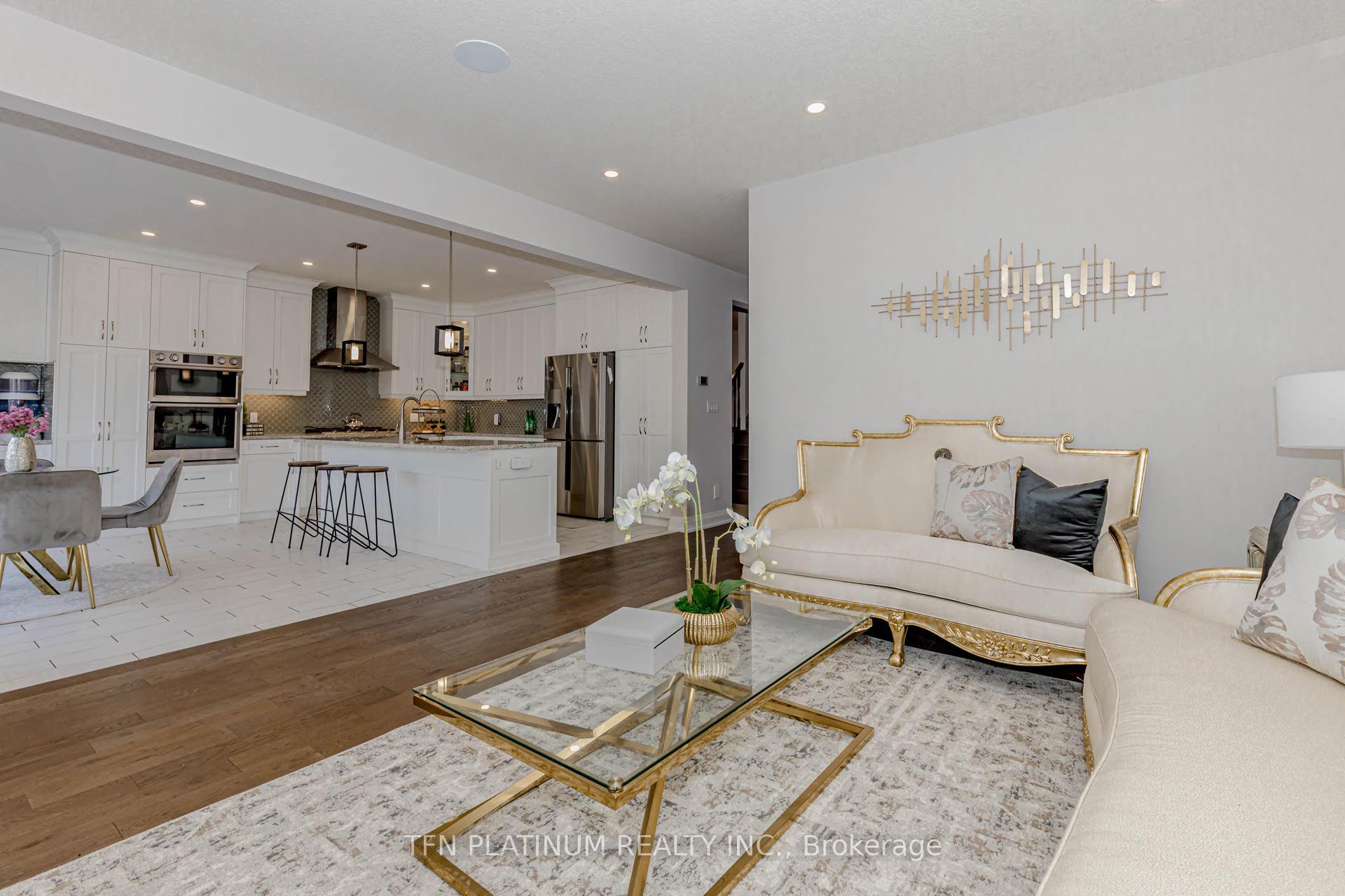 Photo 15 of 126 Pondcliffe Drive, Kitchener — HOMEH