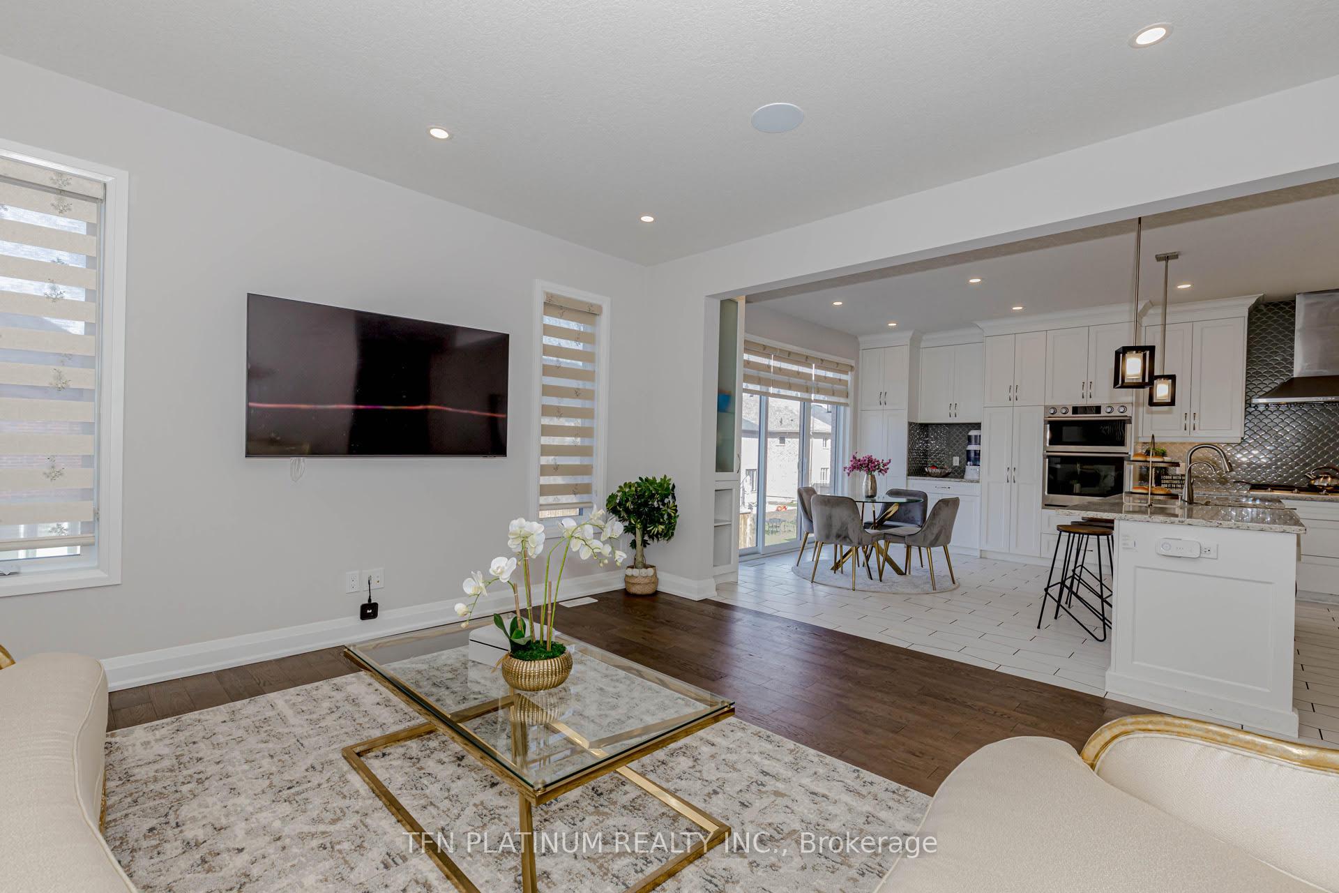 Photo 16 of 126 Pondcliffe Drive, Kitchener — HOMEH
