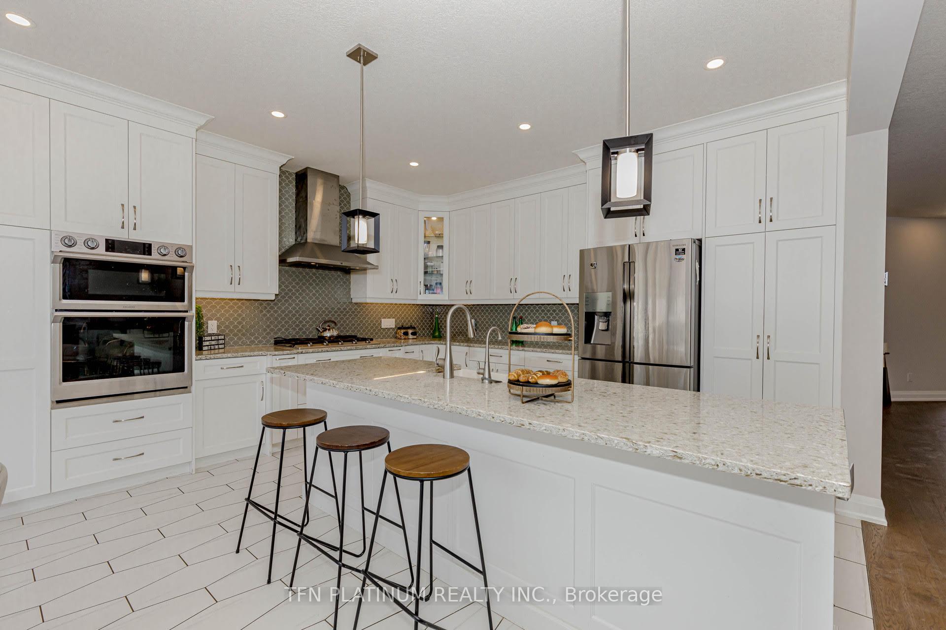 Photo 18 of 126 Pondcliffe Drive, Kitchener — HOMEH