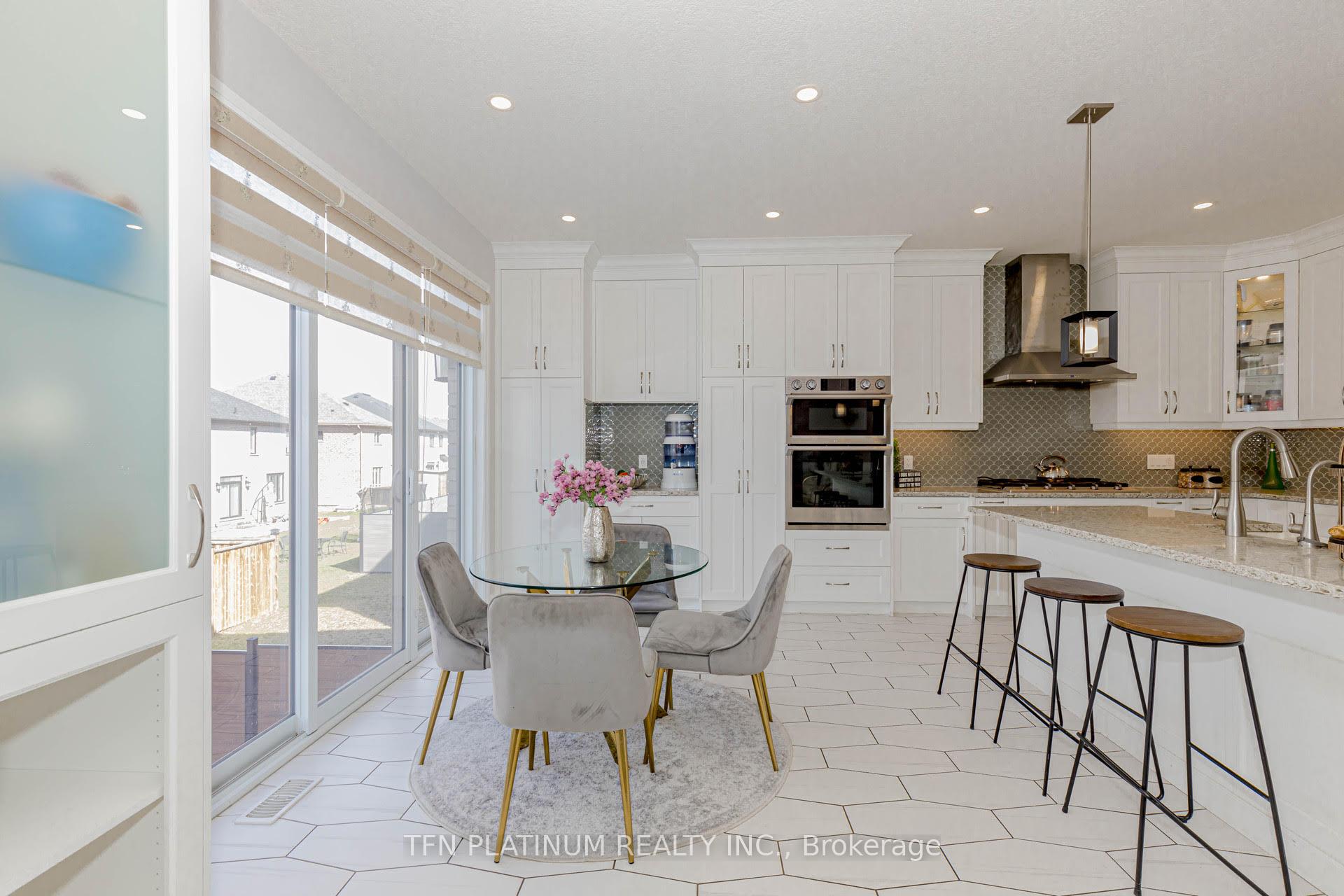 Photo 21 of 126 Pondcliffe Drive, Kitchener — HOMEH