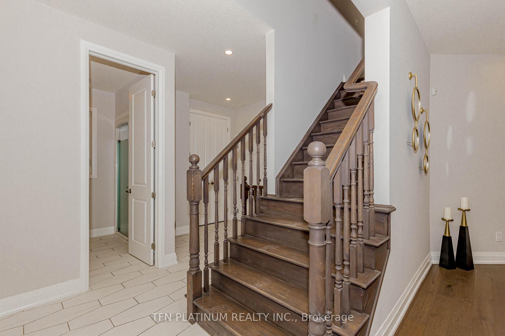 Photo 23 of 126 Pondcliffe Drive, Kitchener — HOMEH