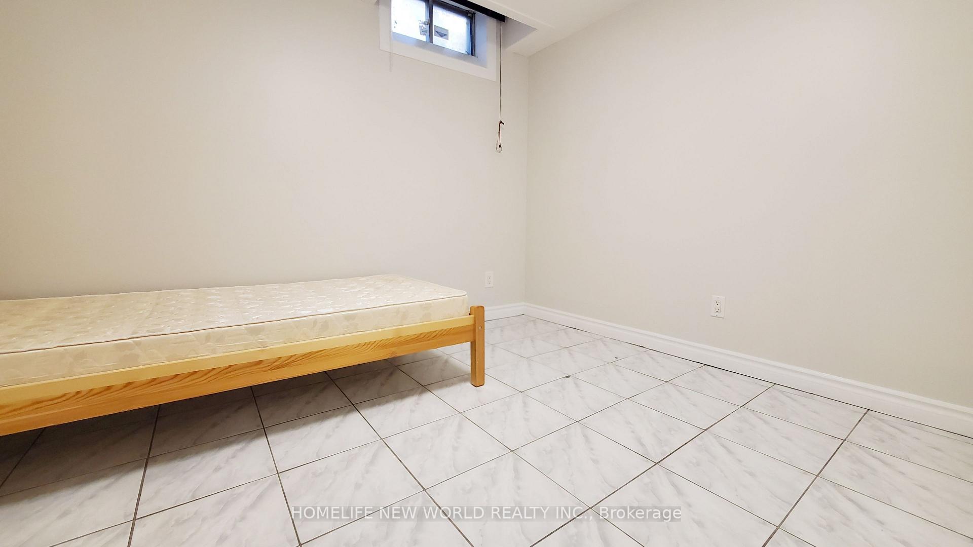 Photo 5 of 49 Beckwith Crescent, Markham, Milliken Mills East — HOMEH