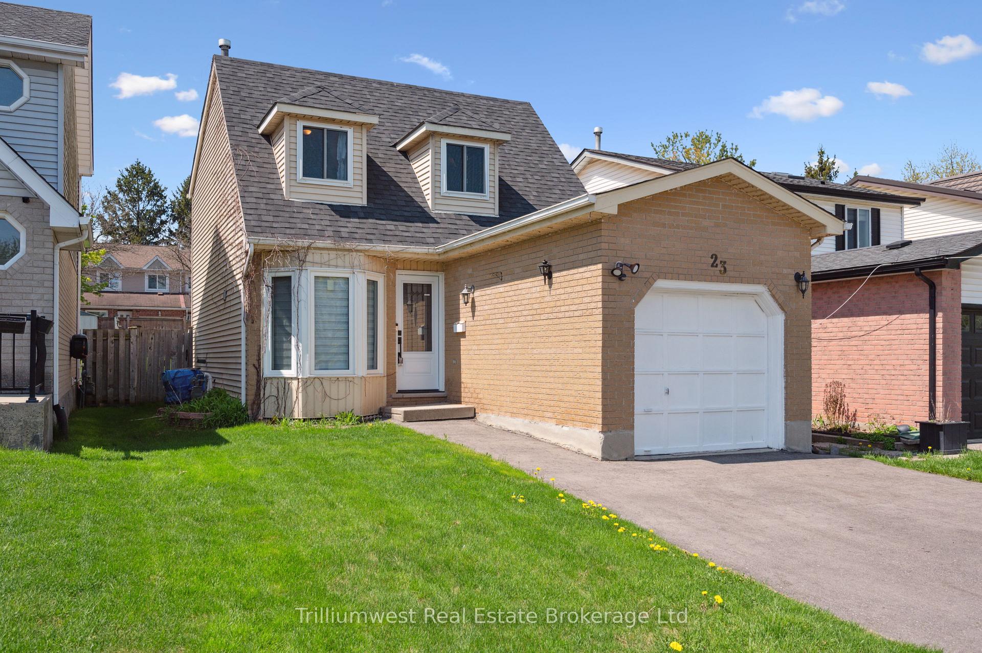 Photo 2 of 23 Wycliffe Place, Kitchener — HOMEH