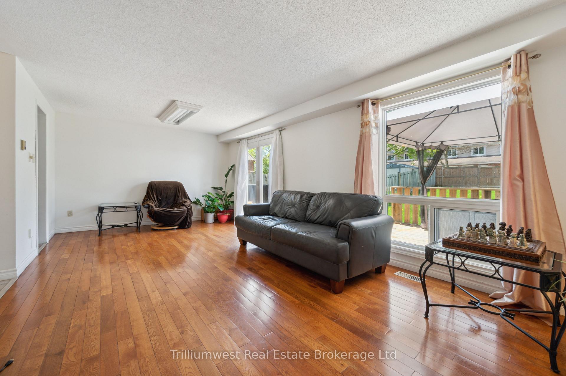 Photo 14 of 23 Wycliffe Place, Kitchener — HOMEH