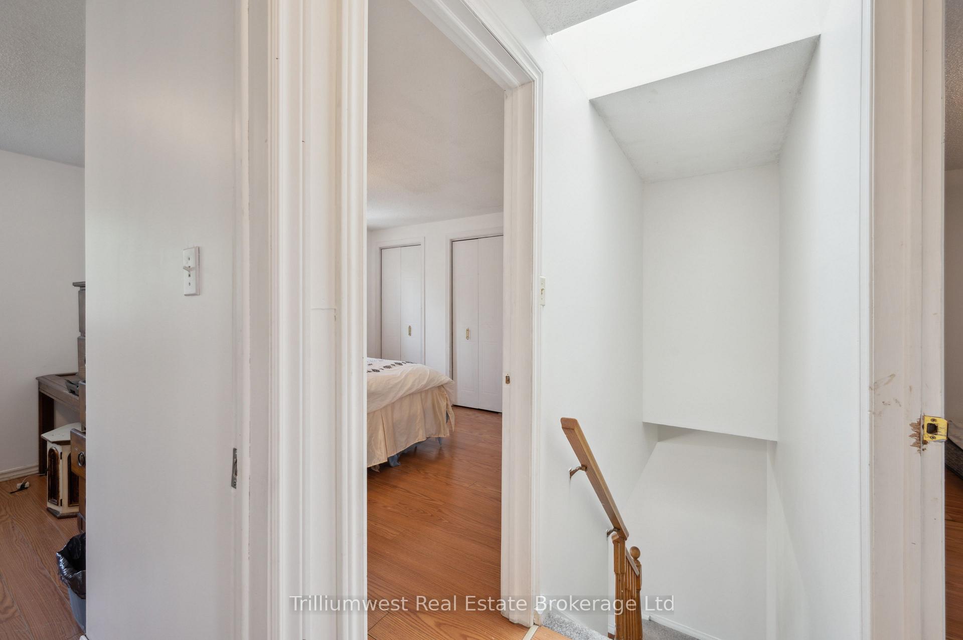 Photo 15 of 23 Wycliffe Place, Kitchener — HOMEH