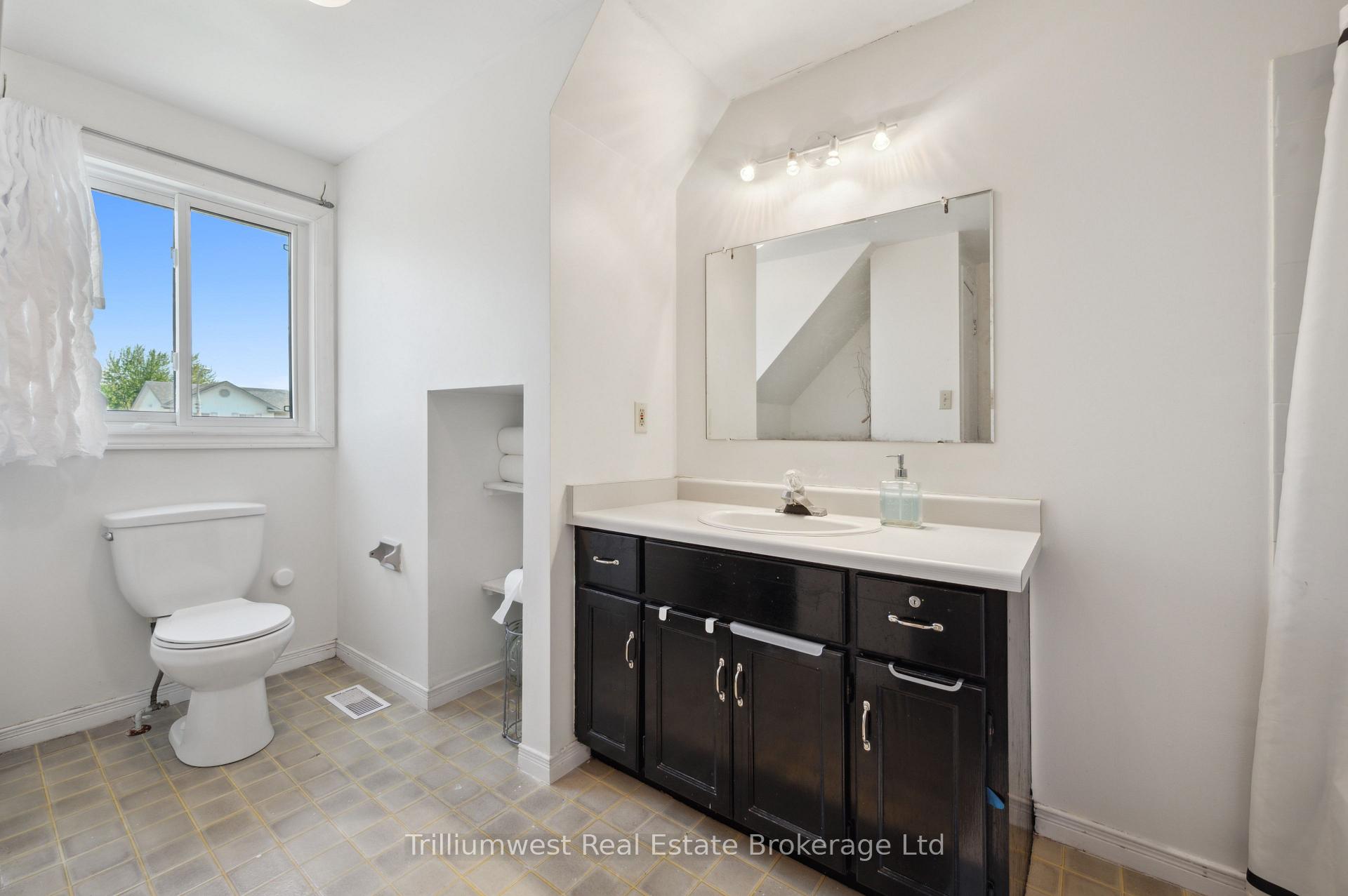 Photo 19 of 23 Wycliffe Place, Kitchener — HOMEH