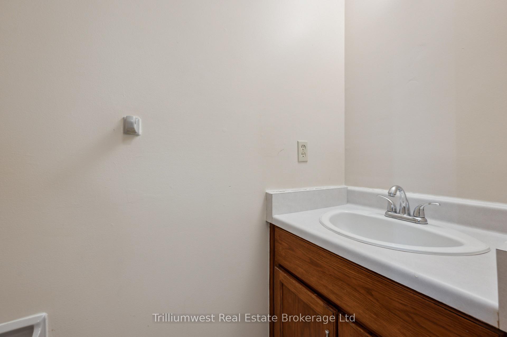 Photo 23 of 23 Wycliffe Place, Kitchener — HOMEH