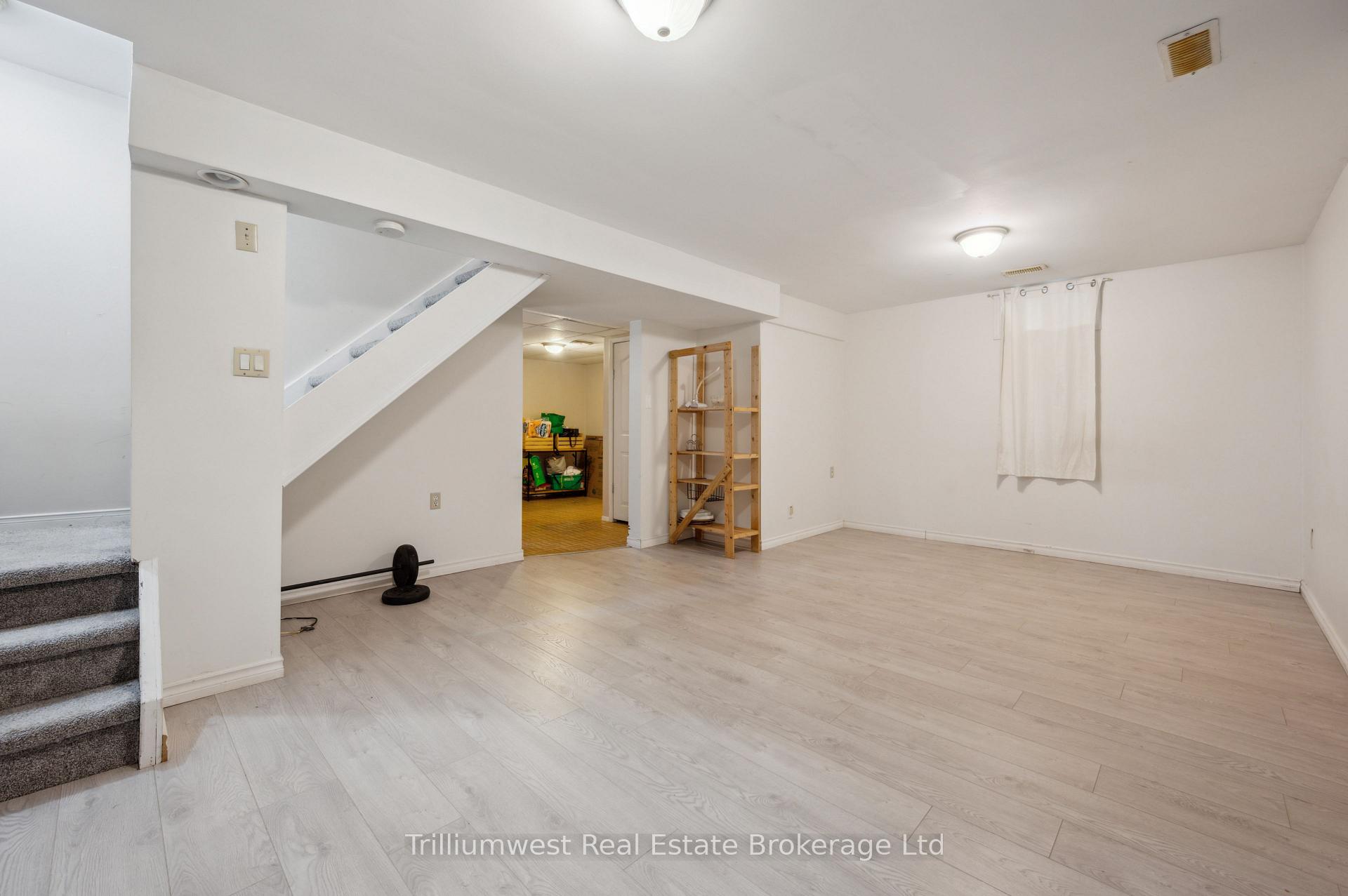 Photo 25 of 23 Wycliffe Place, Kitchener — HOMEH