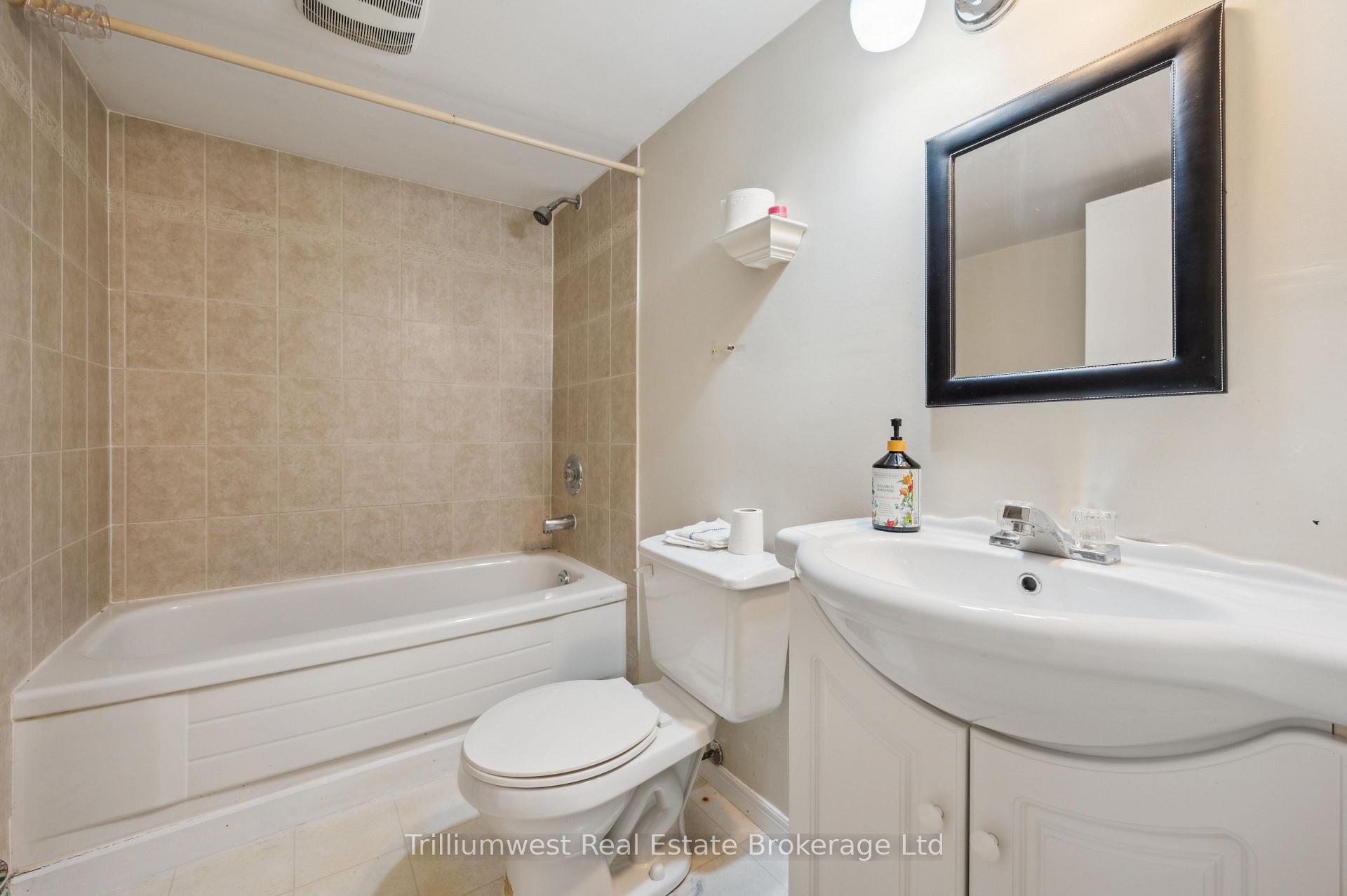Photo 27 of 23 Wycliffe Place, Kitchener — HOMEH