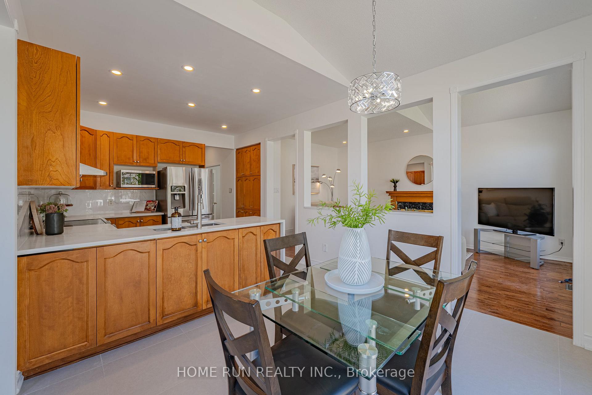 Photo 15 of 6 Cheltonia Way, Ottawa, Kanata - Kanata Lakes/Heritage Hills — HOMEH