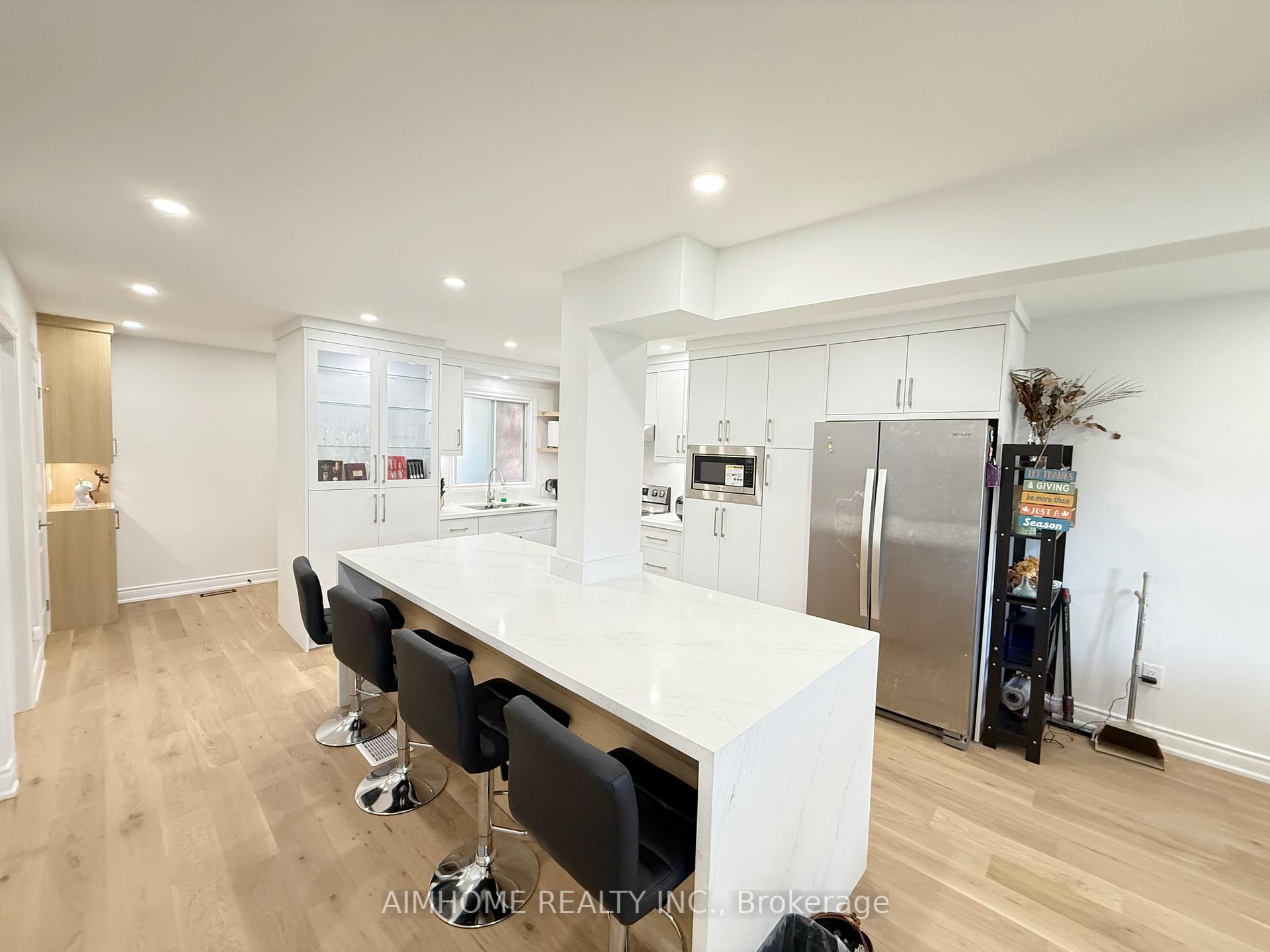 Photo 10 of 16 Upton Crescent, Markham, Milliken Mills West — HOMEH